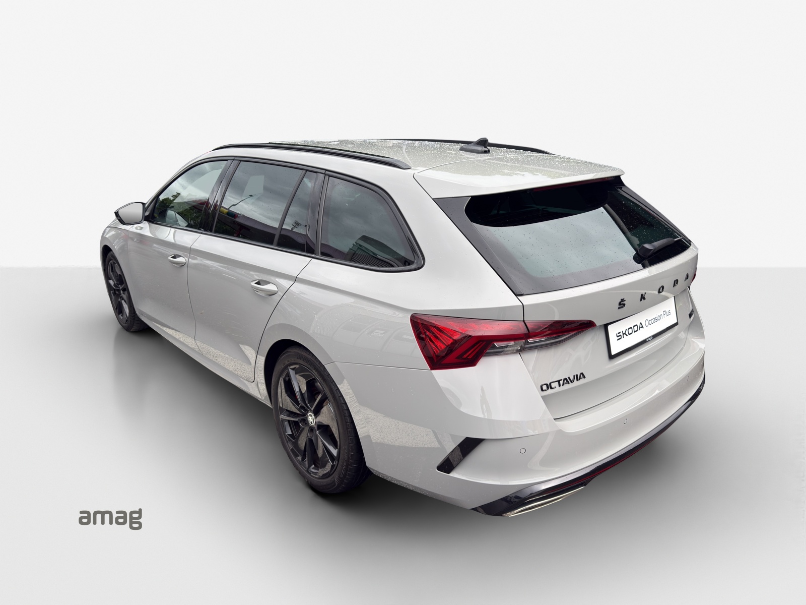 SKODA Octavia Combi 2.0 TSI DSG RS-image-2