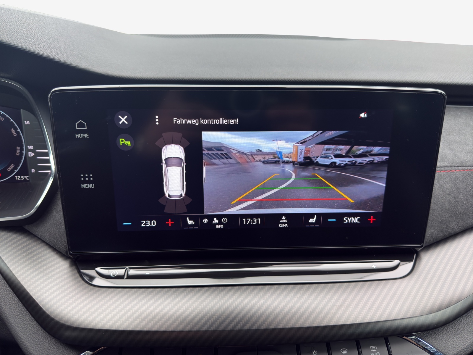 SKODA Octavia Combi 2.0 TSI DSG RS-image-15