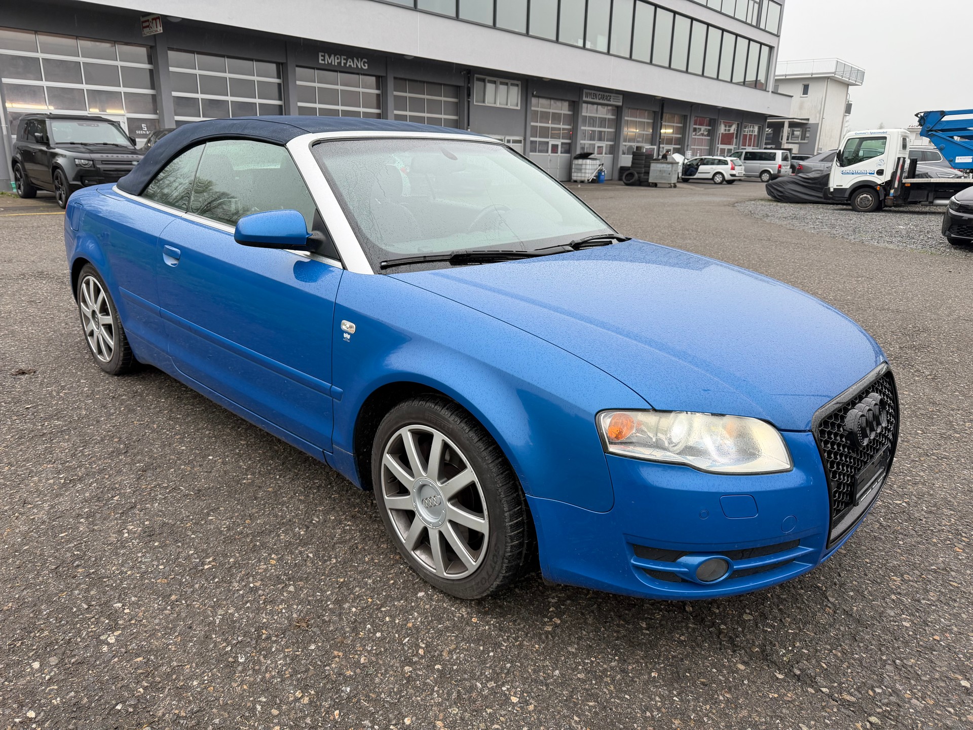 AUDI A4 Cabriolet 3.2 FSI quattro-image-3
