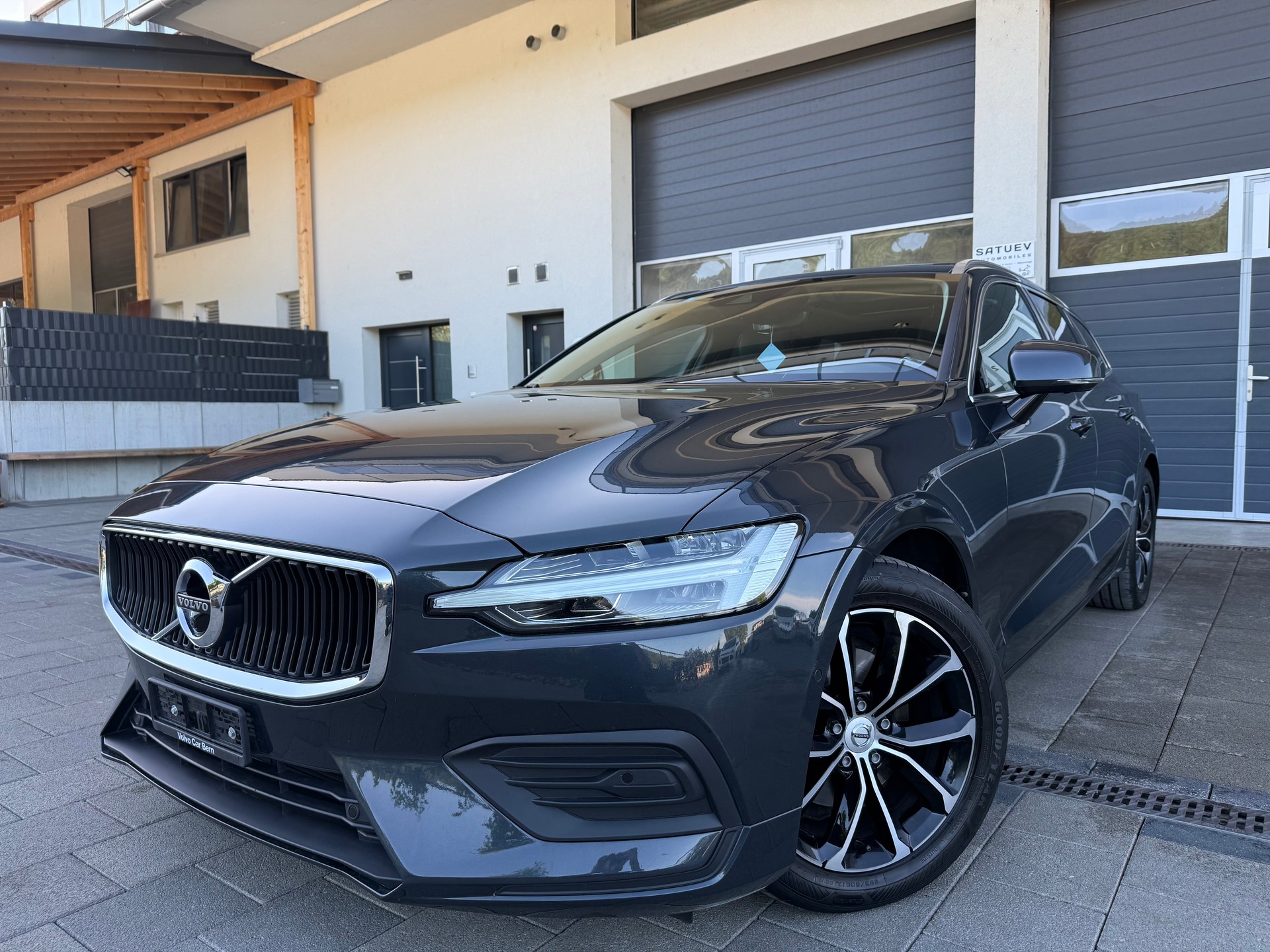 VOLVO 2.0 D3 Momentum-image-0