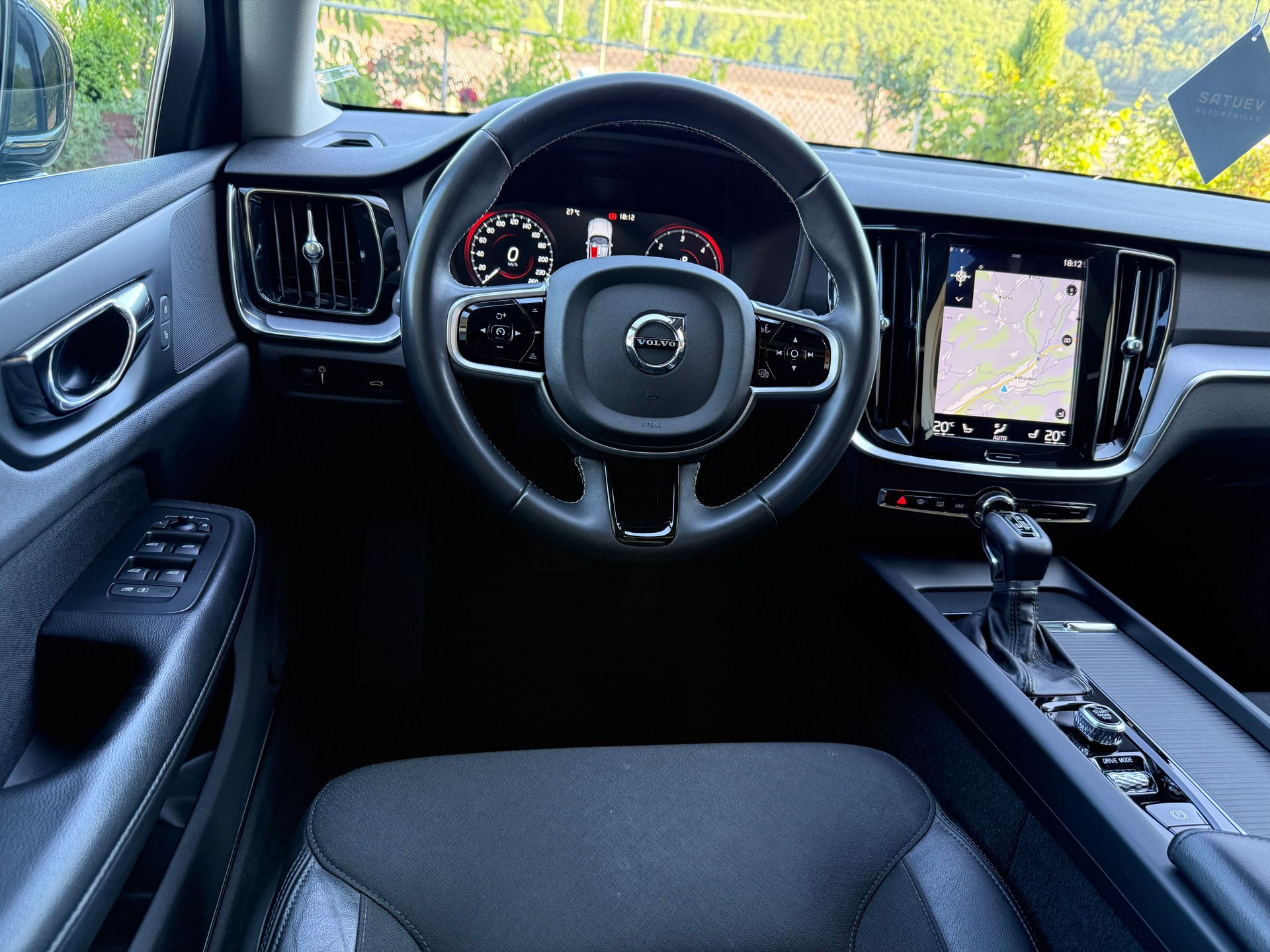 VOLVO 2.0 D3 Momentum-image-2
