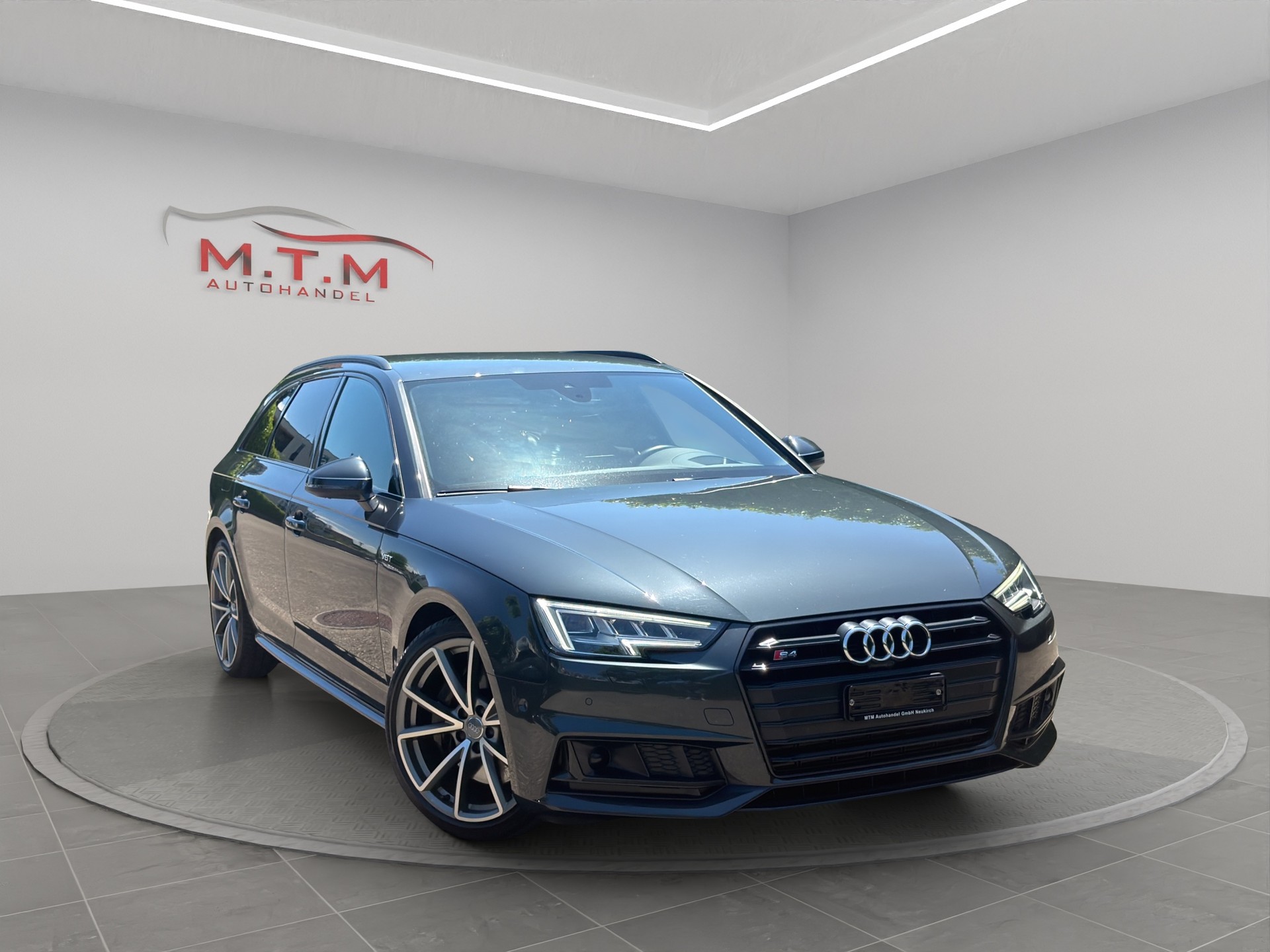 AUDI S4 Avant 3.0 TFSI quattro tiptronic-image-1