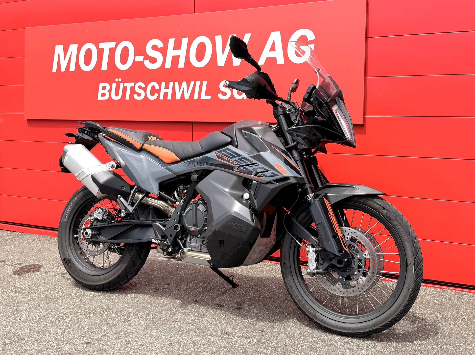 KTM 890 Adventure-image-1