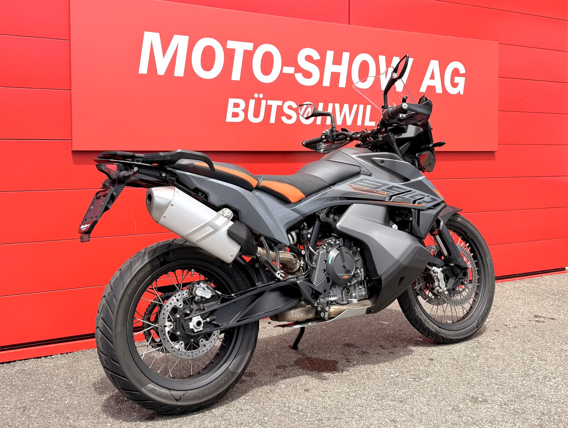 KTM 890 Adventure-image-2