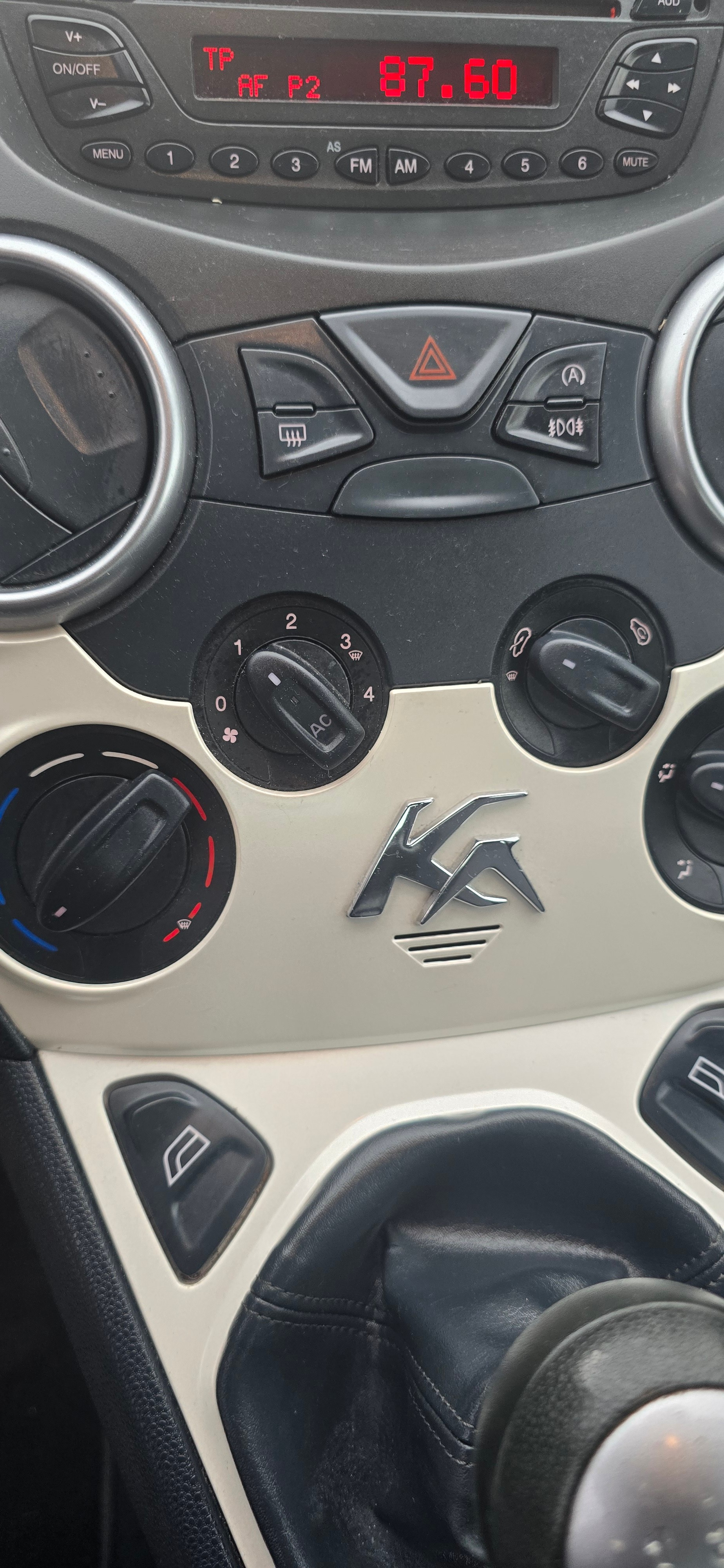 FORD KA 1.25 Titanium-image-9