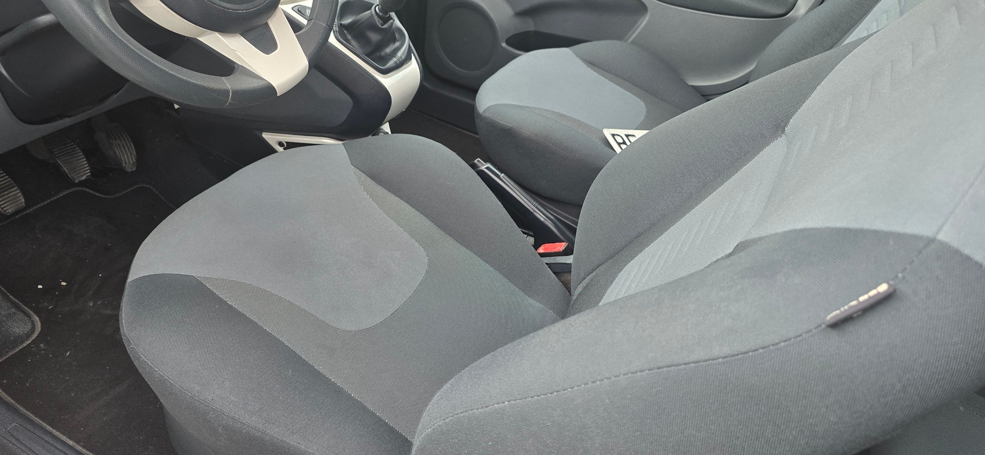 FORD KA 1.25 Titanium-image-11