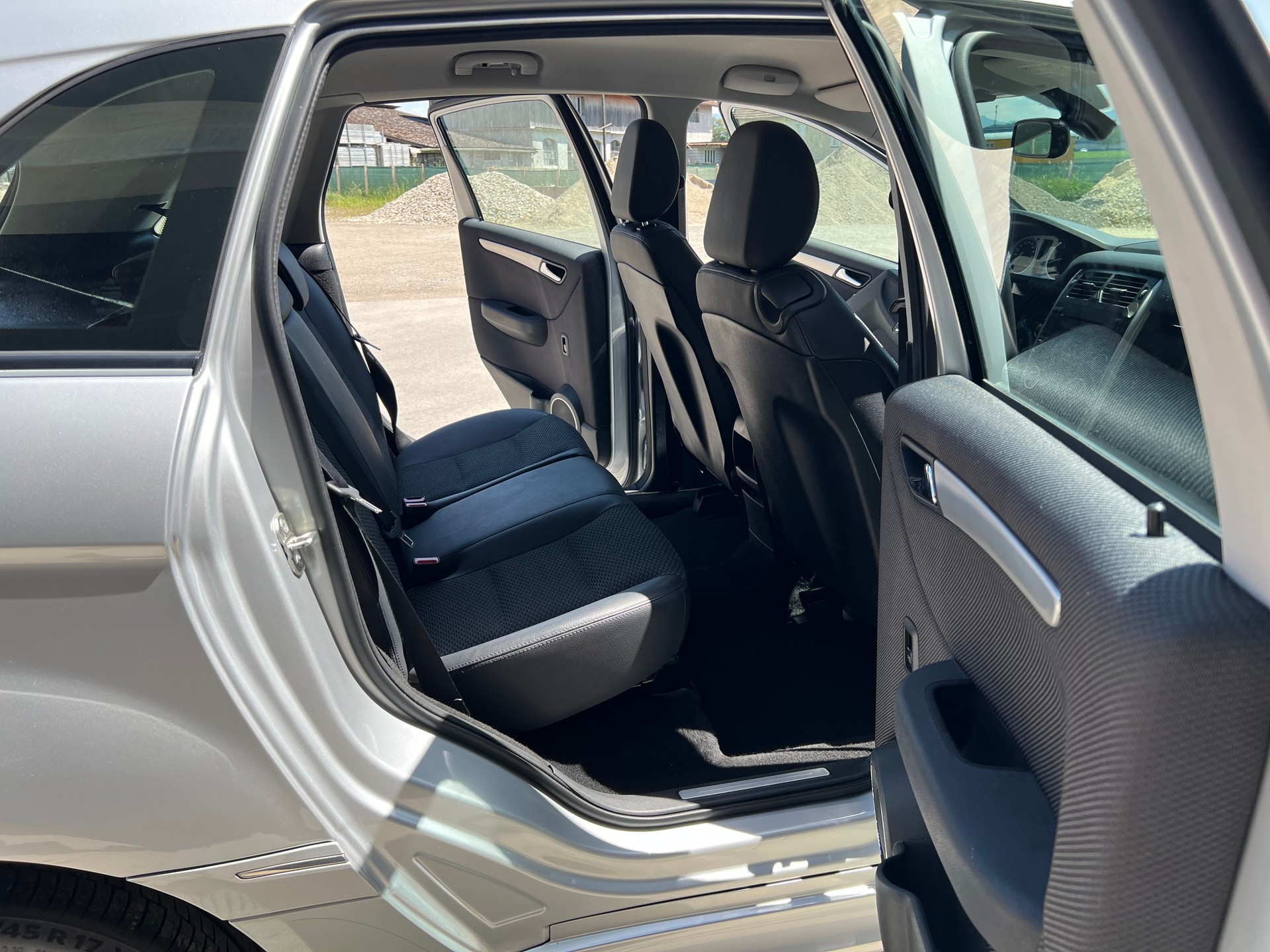 MERCEDES-BENZ B 180 My Star Autotronic-image-10