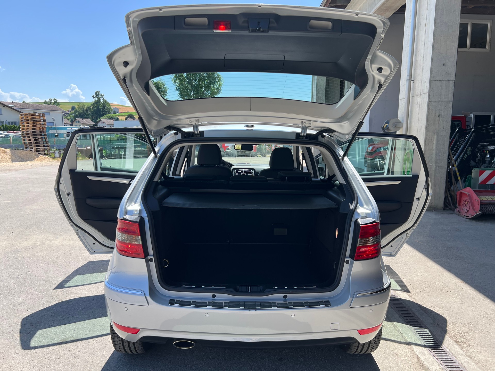 MERCEDES-BENZ B 180 My Star Autotronic-image-11