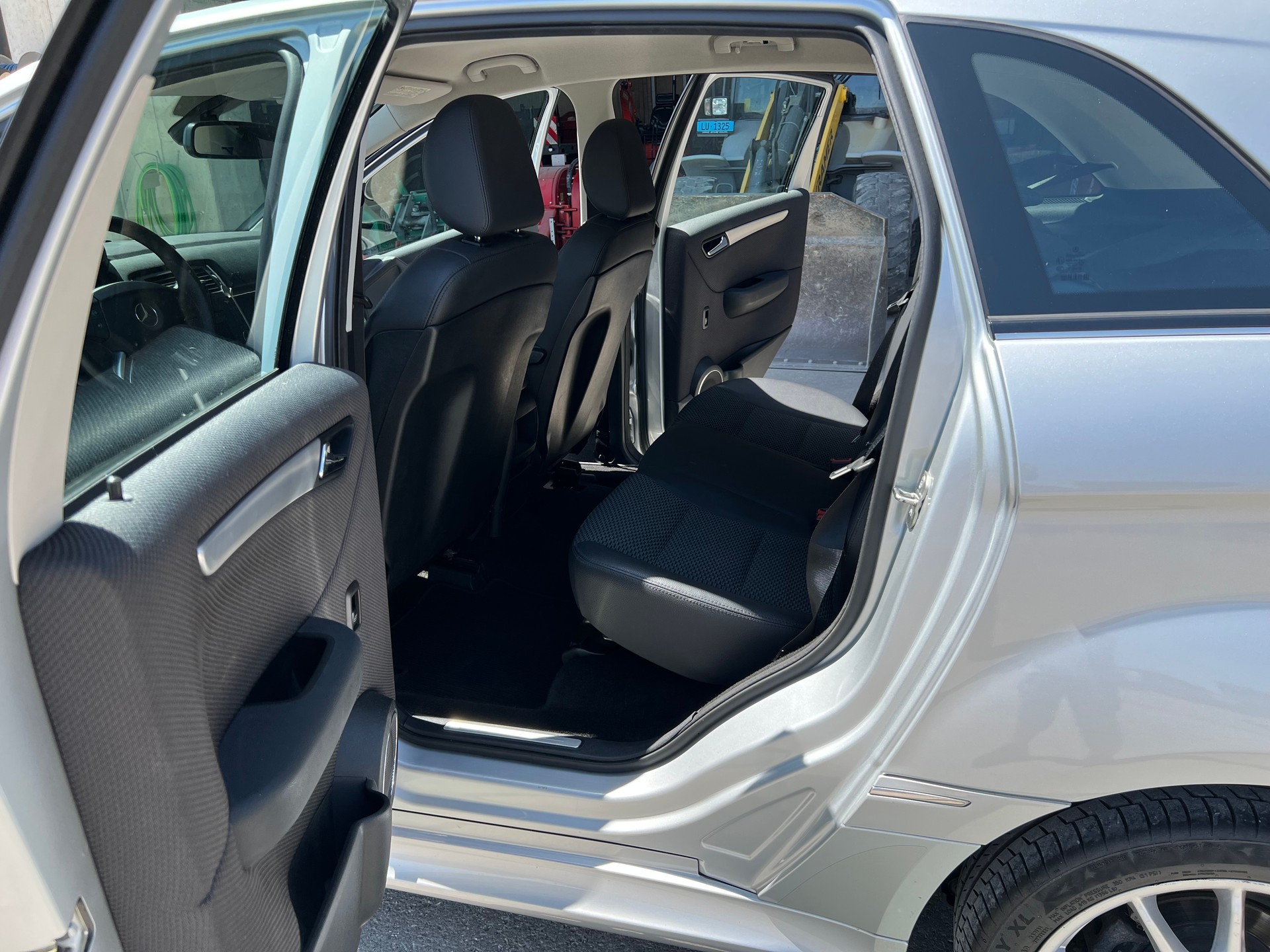 MERCEDES-BENZ B 180 My Star Autotronic-image-9