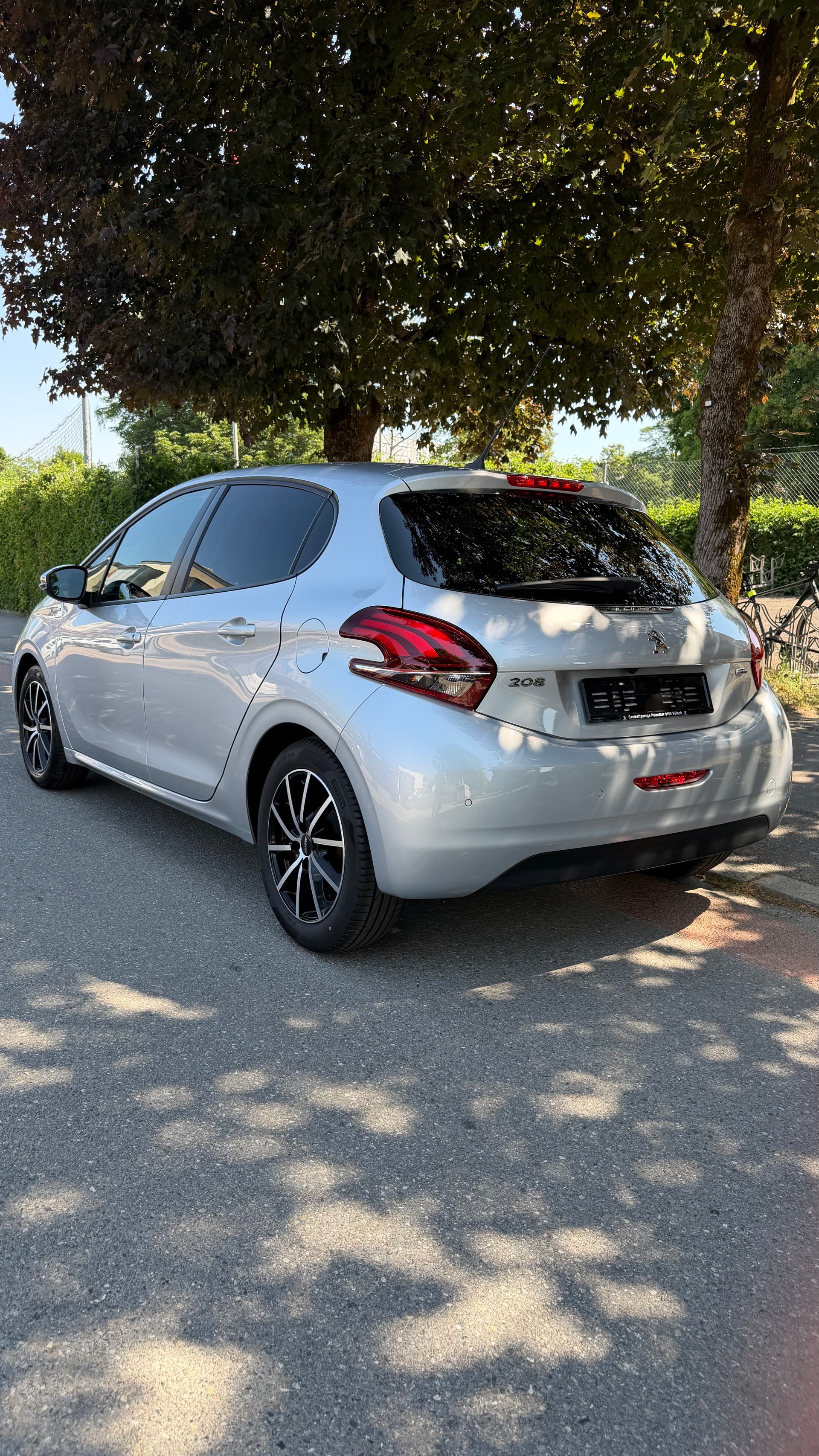 PEUGEOT 208 1.2 PureTech Style-image-10