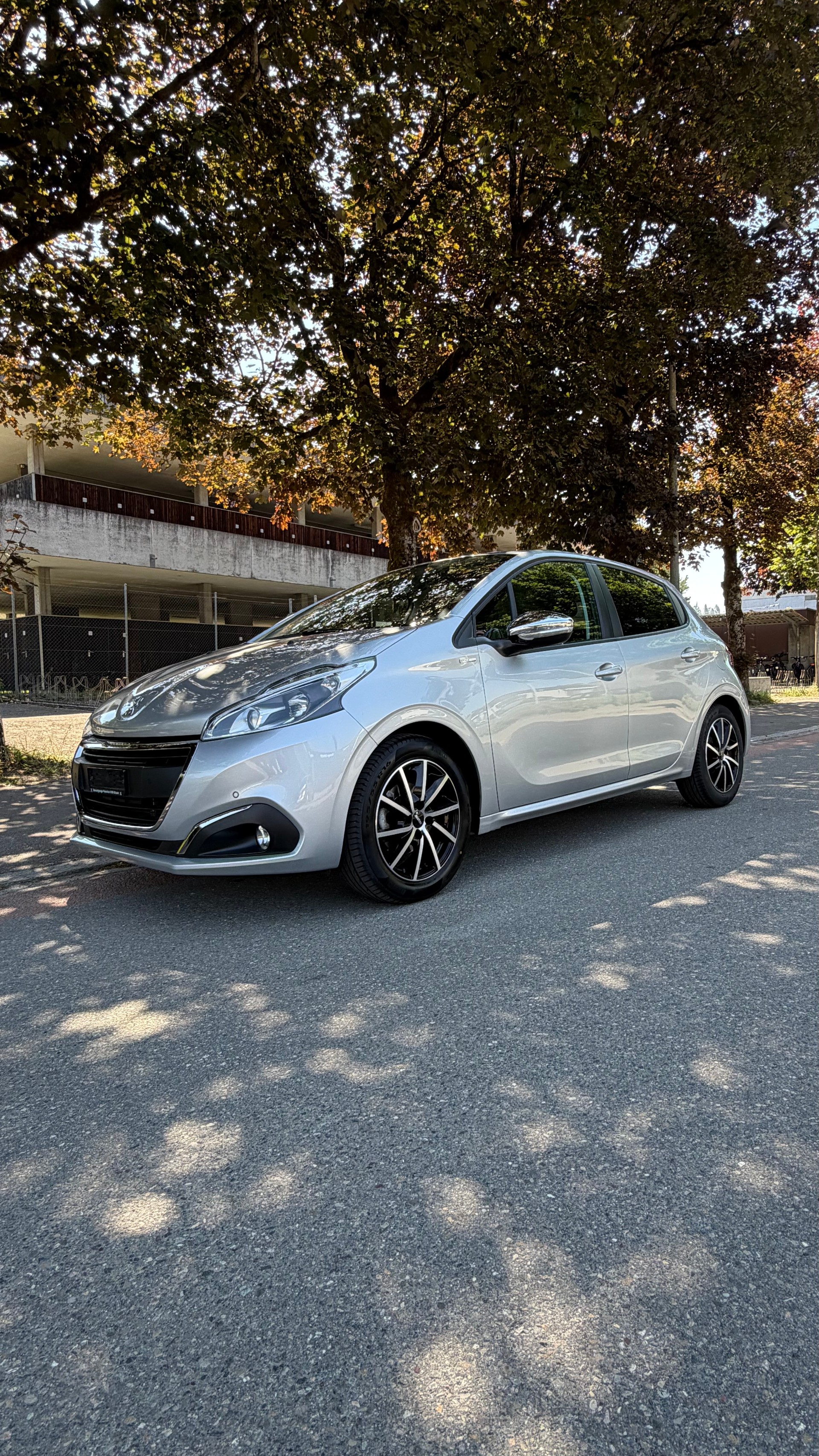 PEUGEOT 208 1.2 PureTech Style-image-2