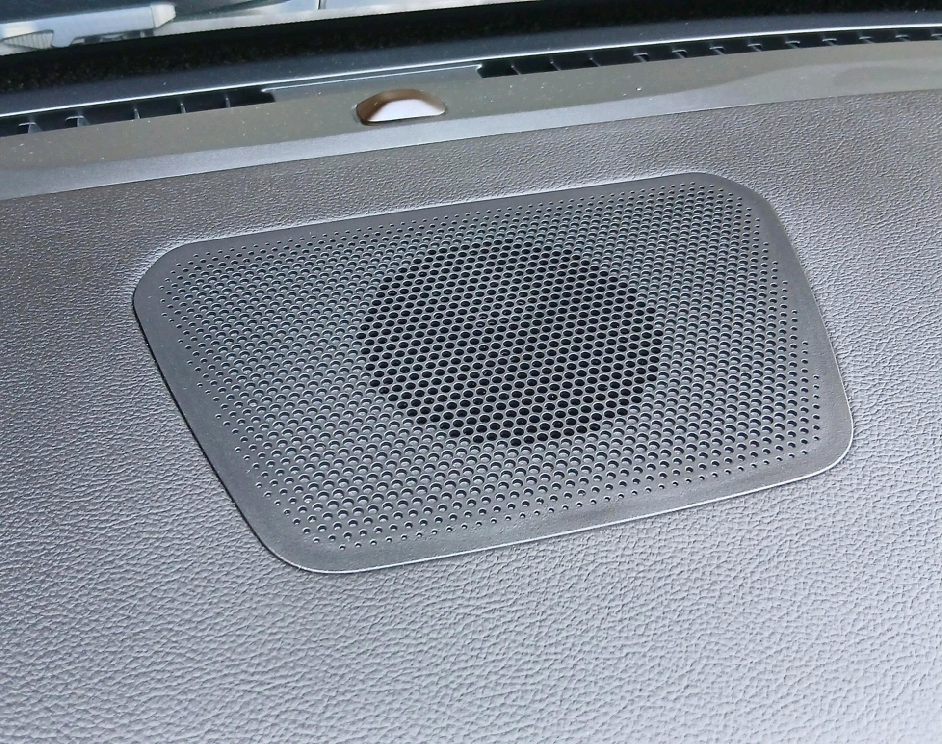 FORD Explorer 3.0 V6 Plug-in Hybrid-image-15