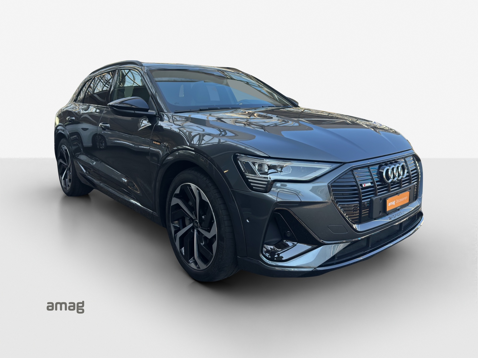 AUDI e-tron 55 S Line quattro-image-5