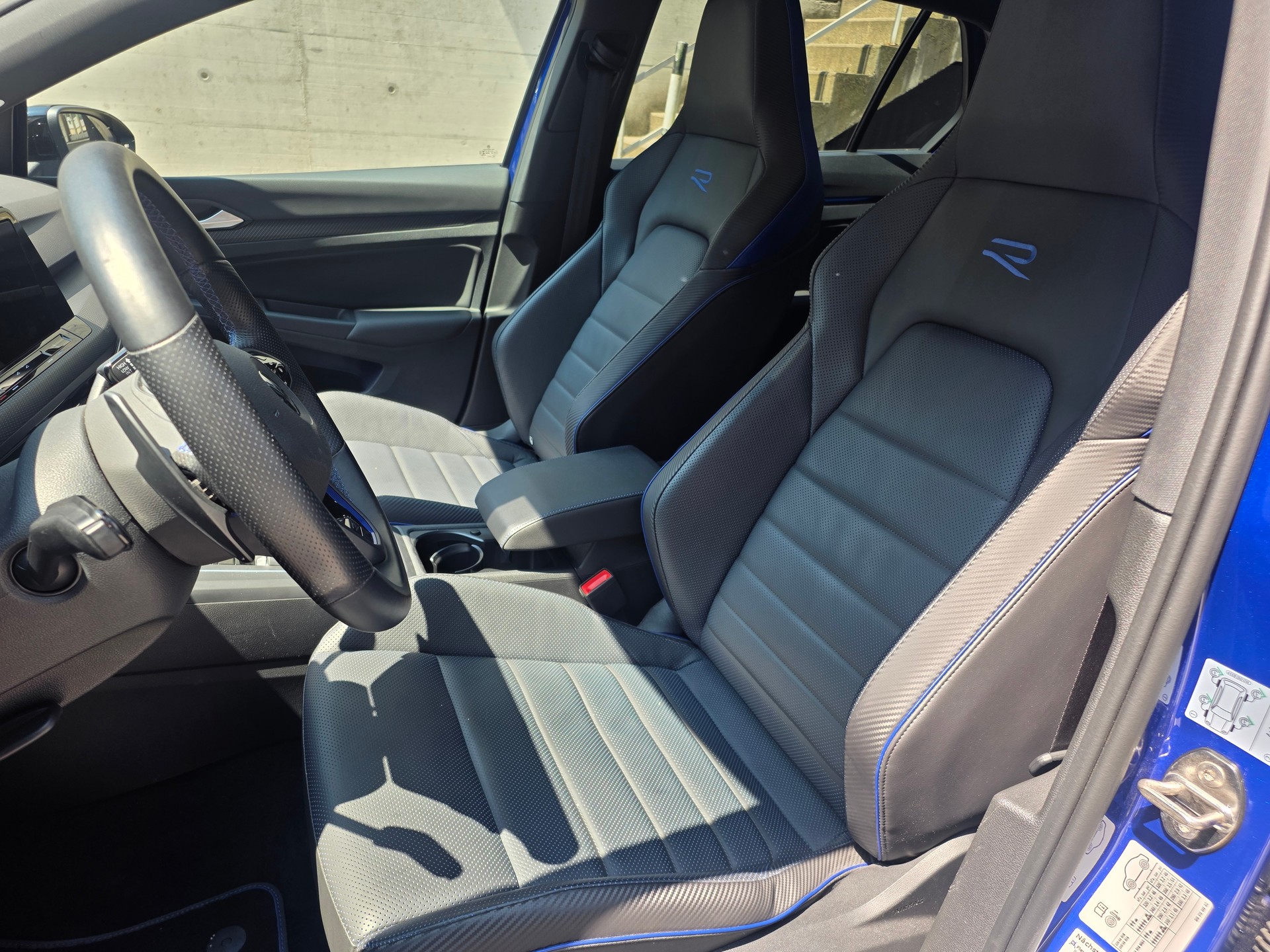 VW Golf 2.0 TSI R DSG 4Motion-image-7