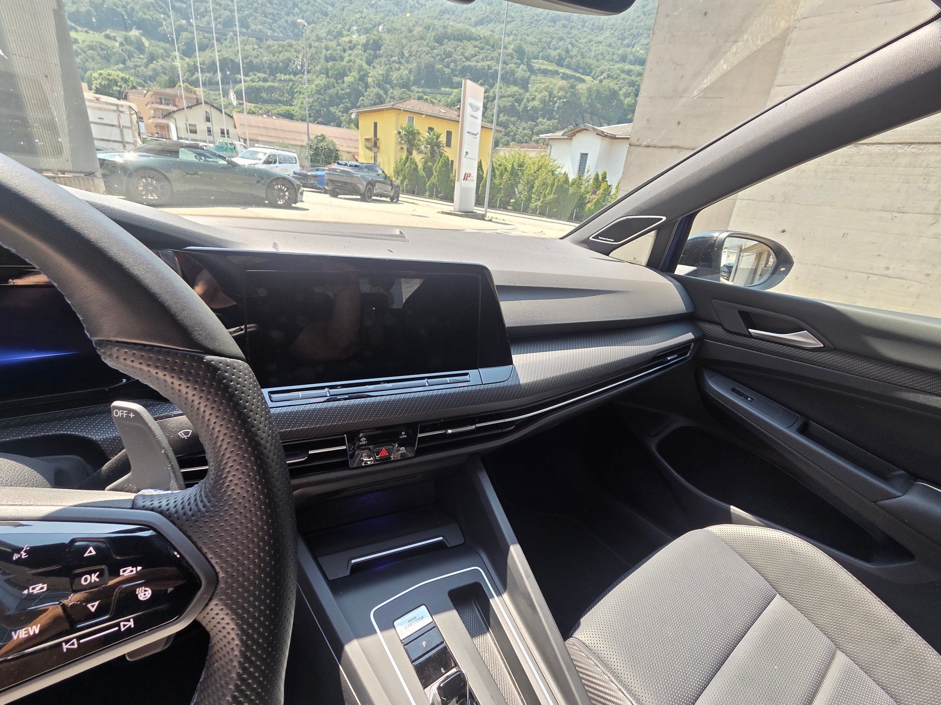 VW Golf 2.0 TSI R DSG 4Motion-image-6