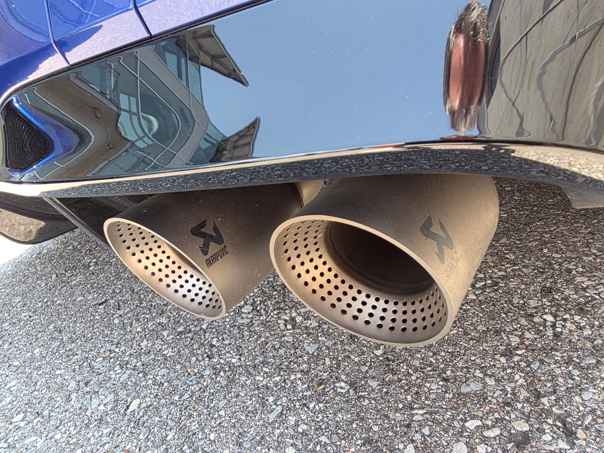 VW Golf 2.0 TSI R DSG 4Motion-image-3
