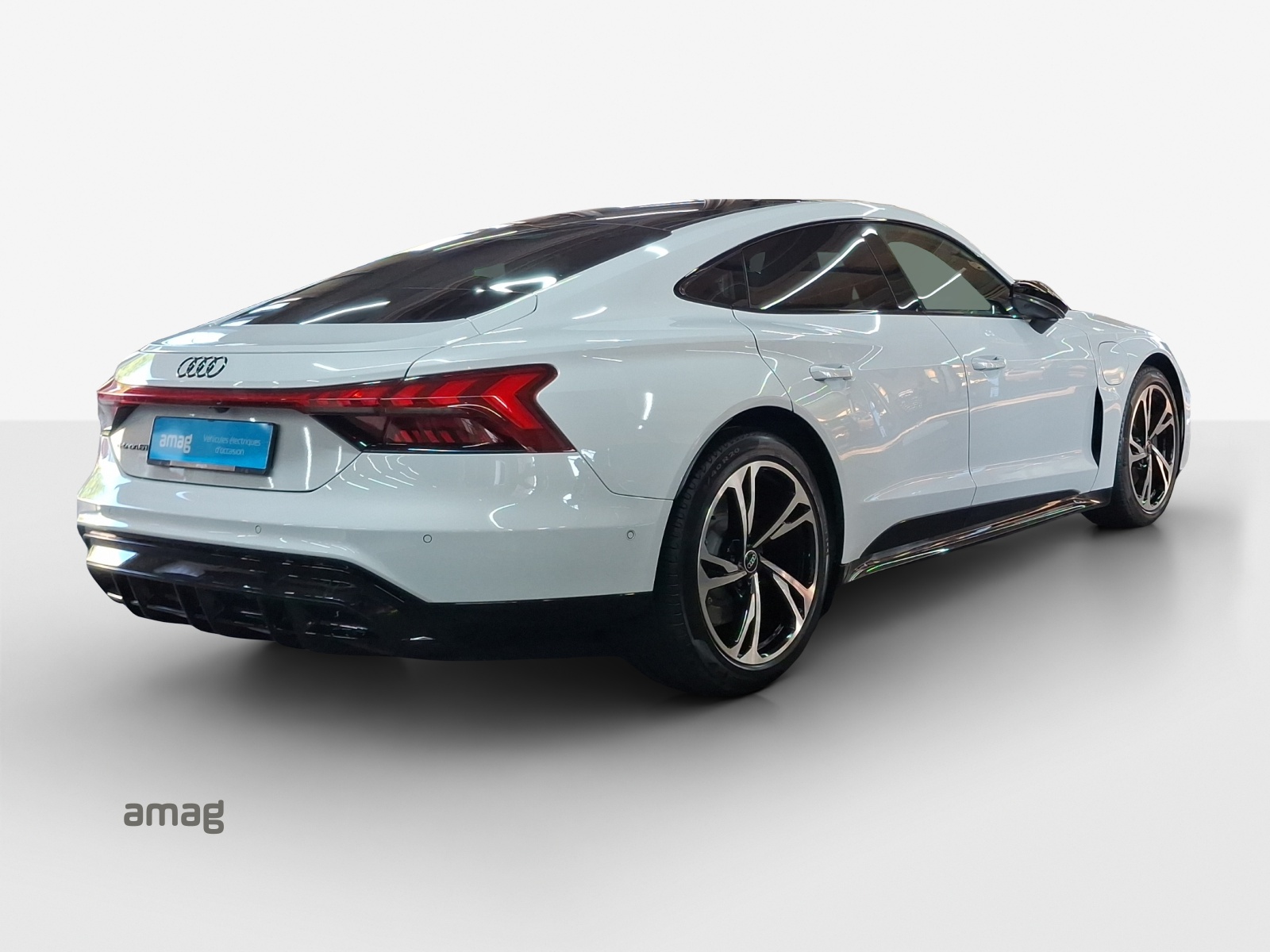 AUDI e-tron GT quattro-image-5
