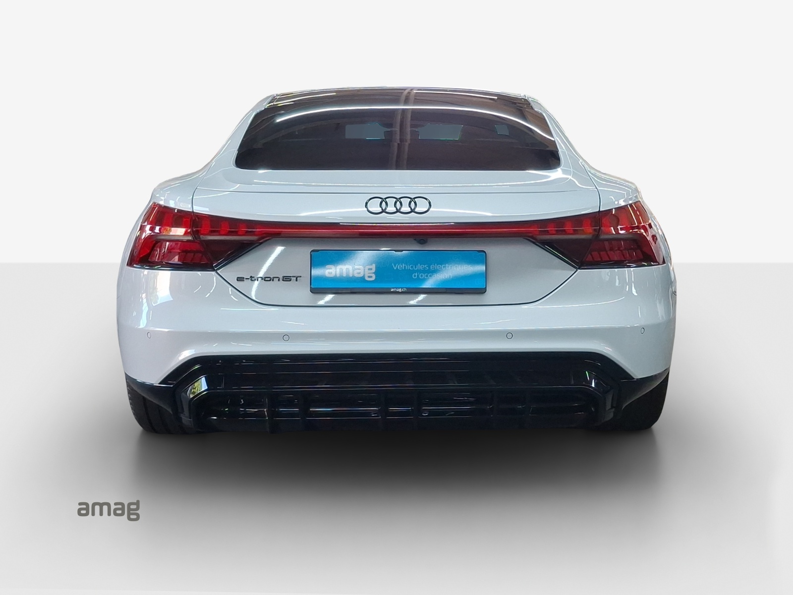 AUDI e-tron GT quattro-image-4