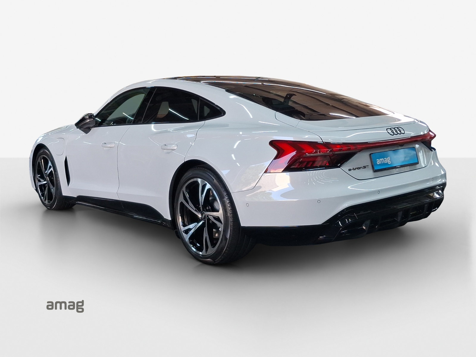 AUDI e-tron GT quattro-image-3