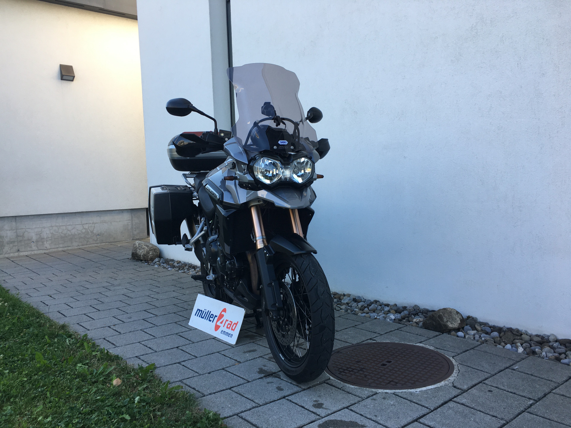 TRIUMPH Tiger 1200 Explorer-showroom-element-1