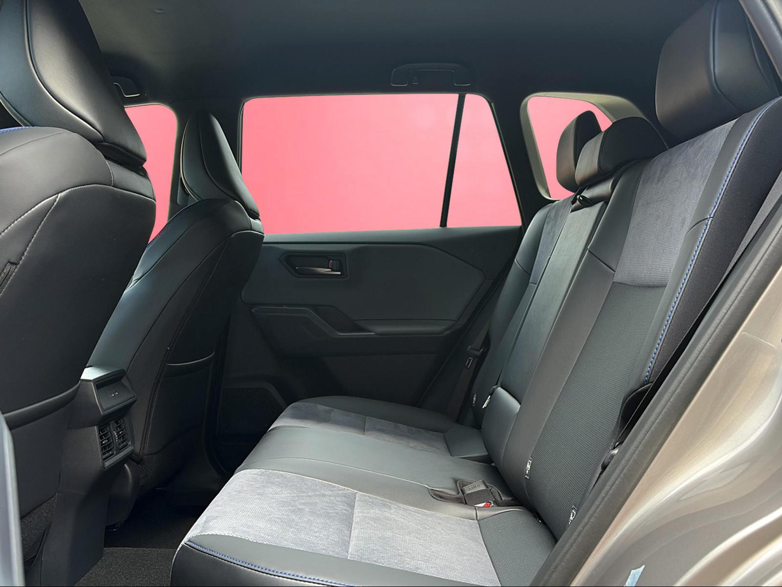 TOYOTA RAV4 2.5 Plug-In-Hybrid Style FWD-image-6