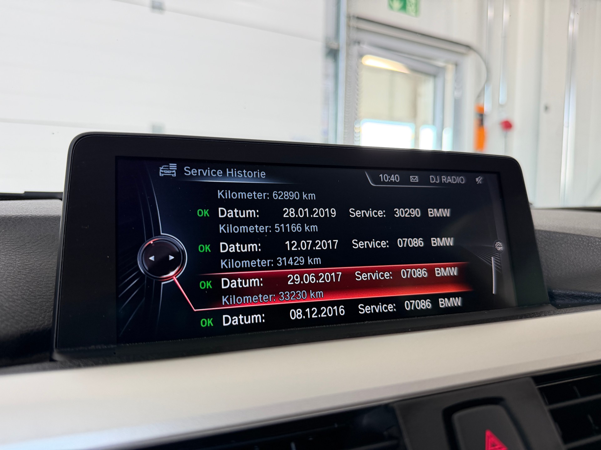 BMW 330d xDrive Steptronic (CH)-image-11