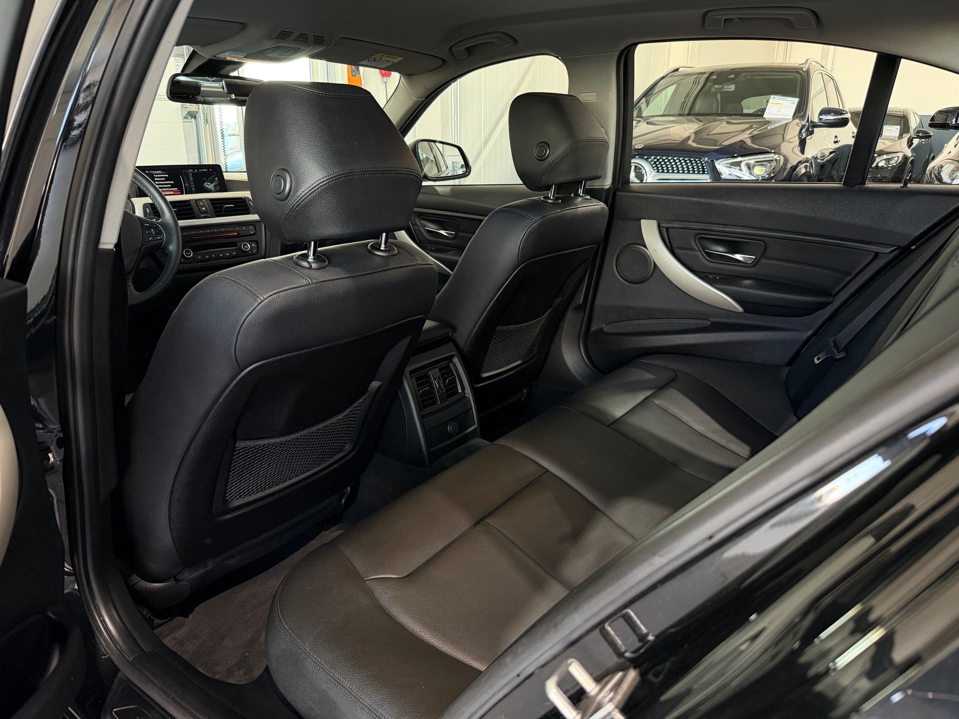 BMW 330d xDrive Steptronic (CH)-image-15