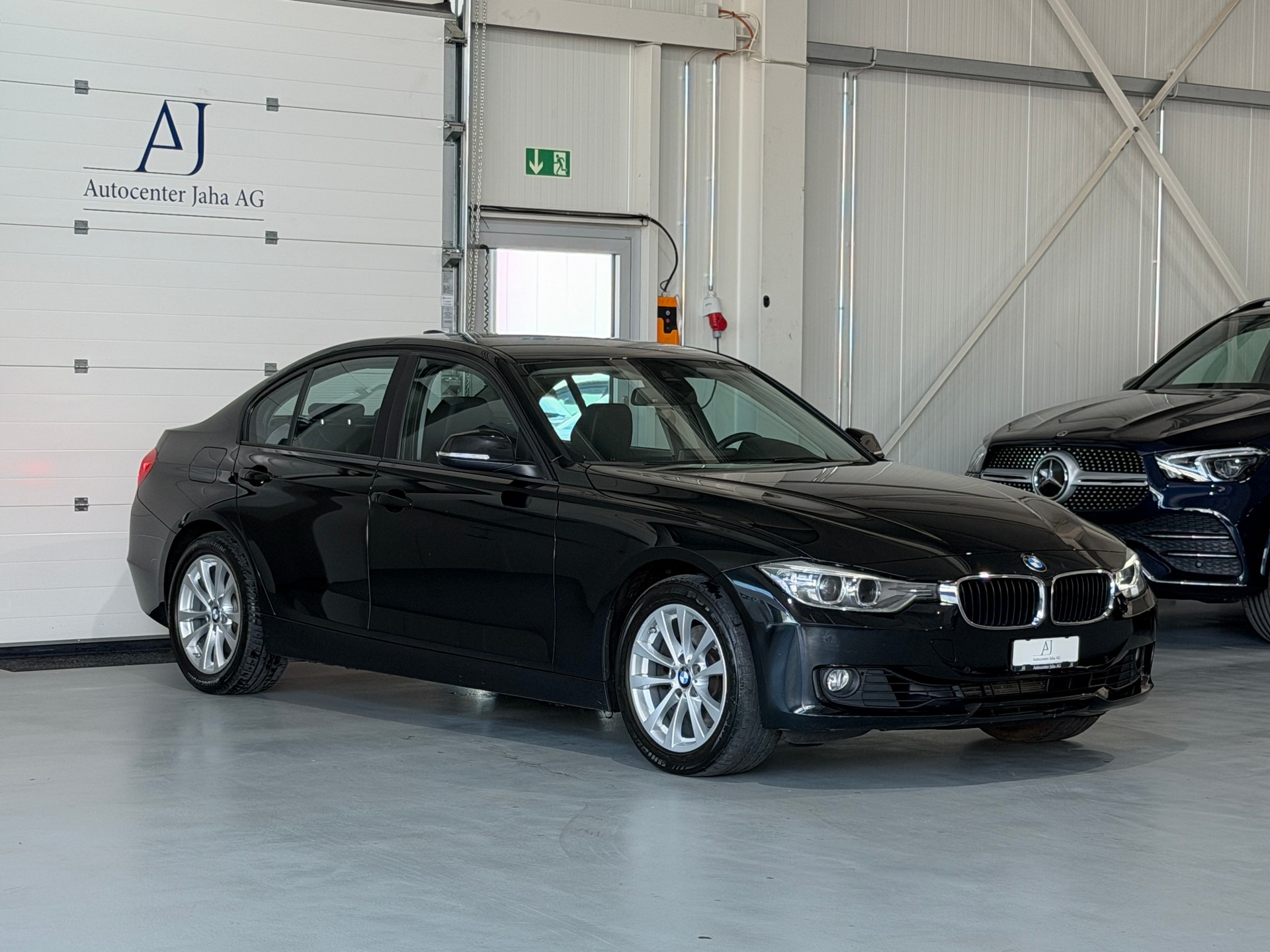 BMW 330d xDrive Steptronic (CH)-showroom-element-3
