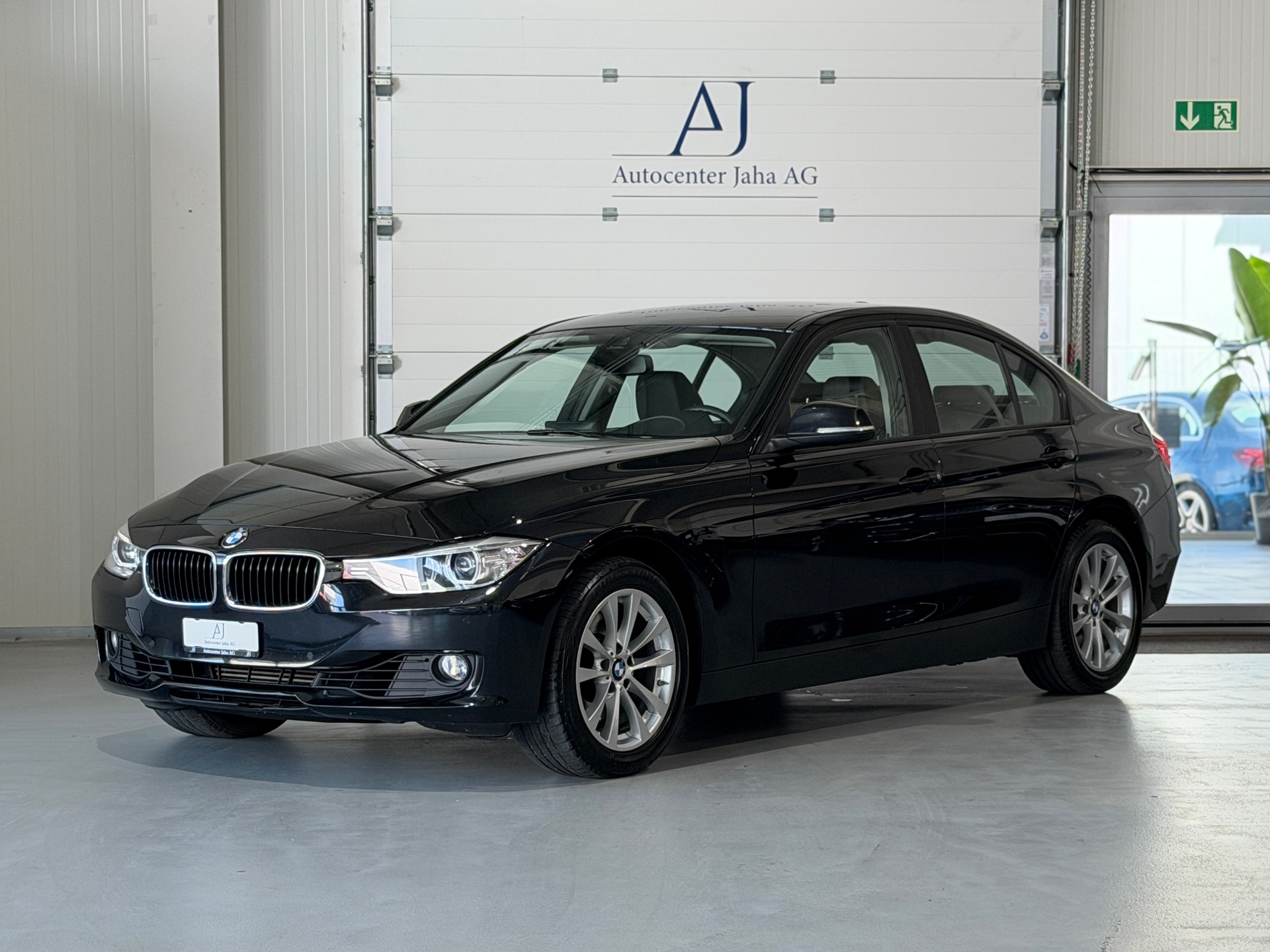 BMW 330d xDrive Steptronic (CH)-showroom-element-2