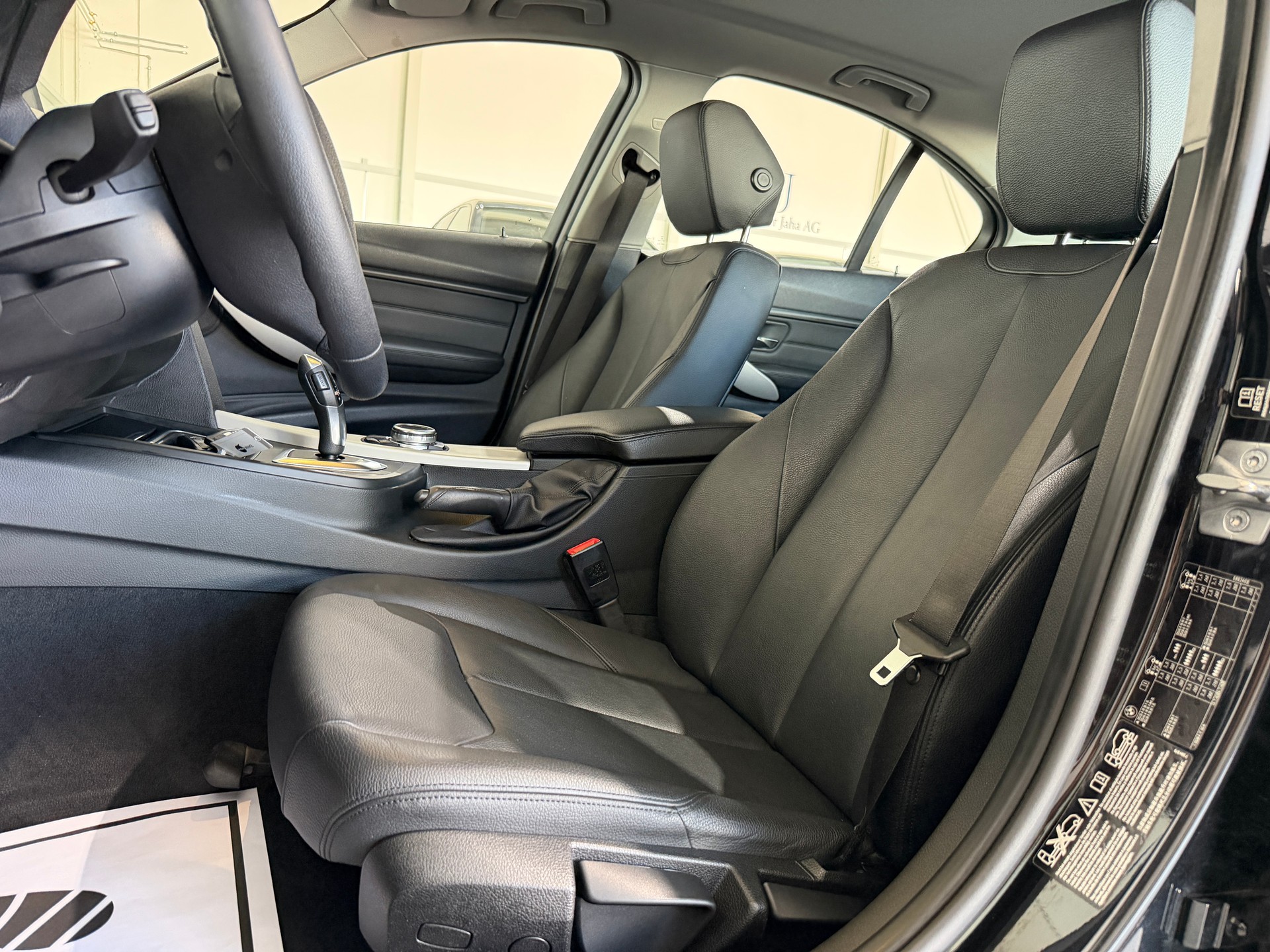 BMW 330d xDrive Steptronic (CH)-image-16