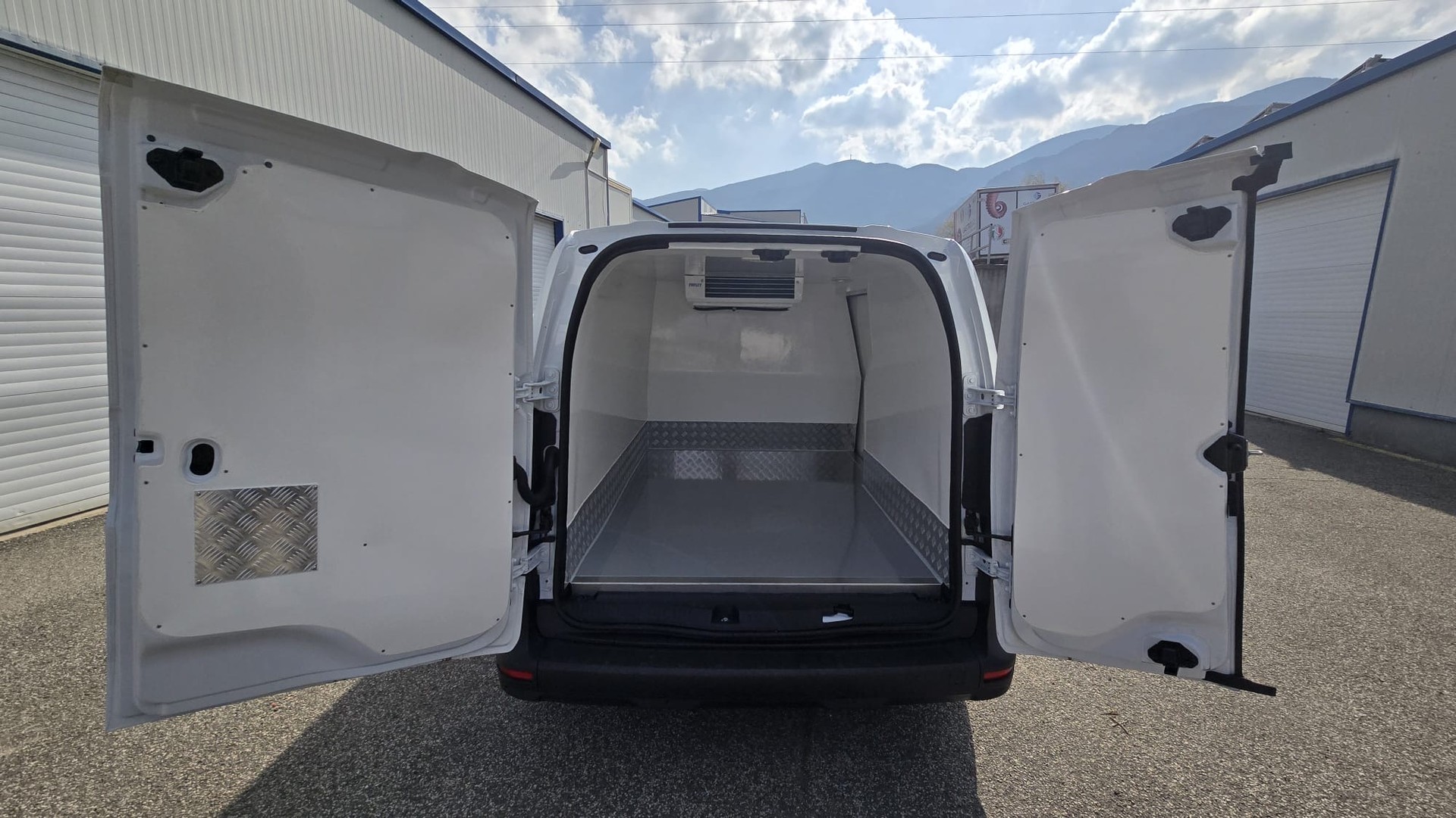 RENAULT KANGOO-image-10