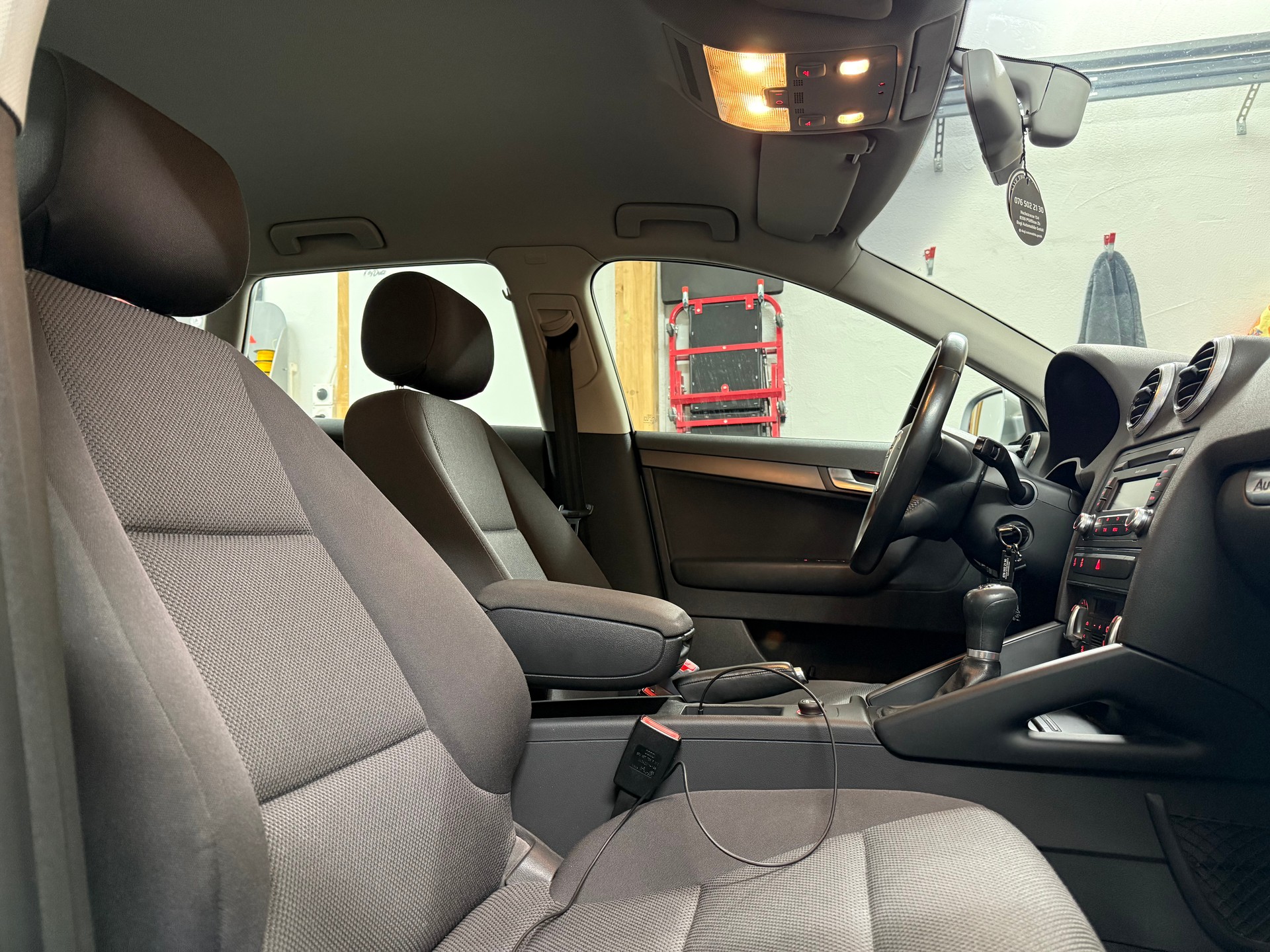 AUDI A3 Sportback 2.0 TDI Ambiente-image-6