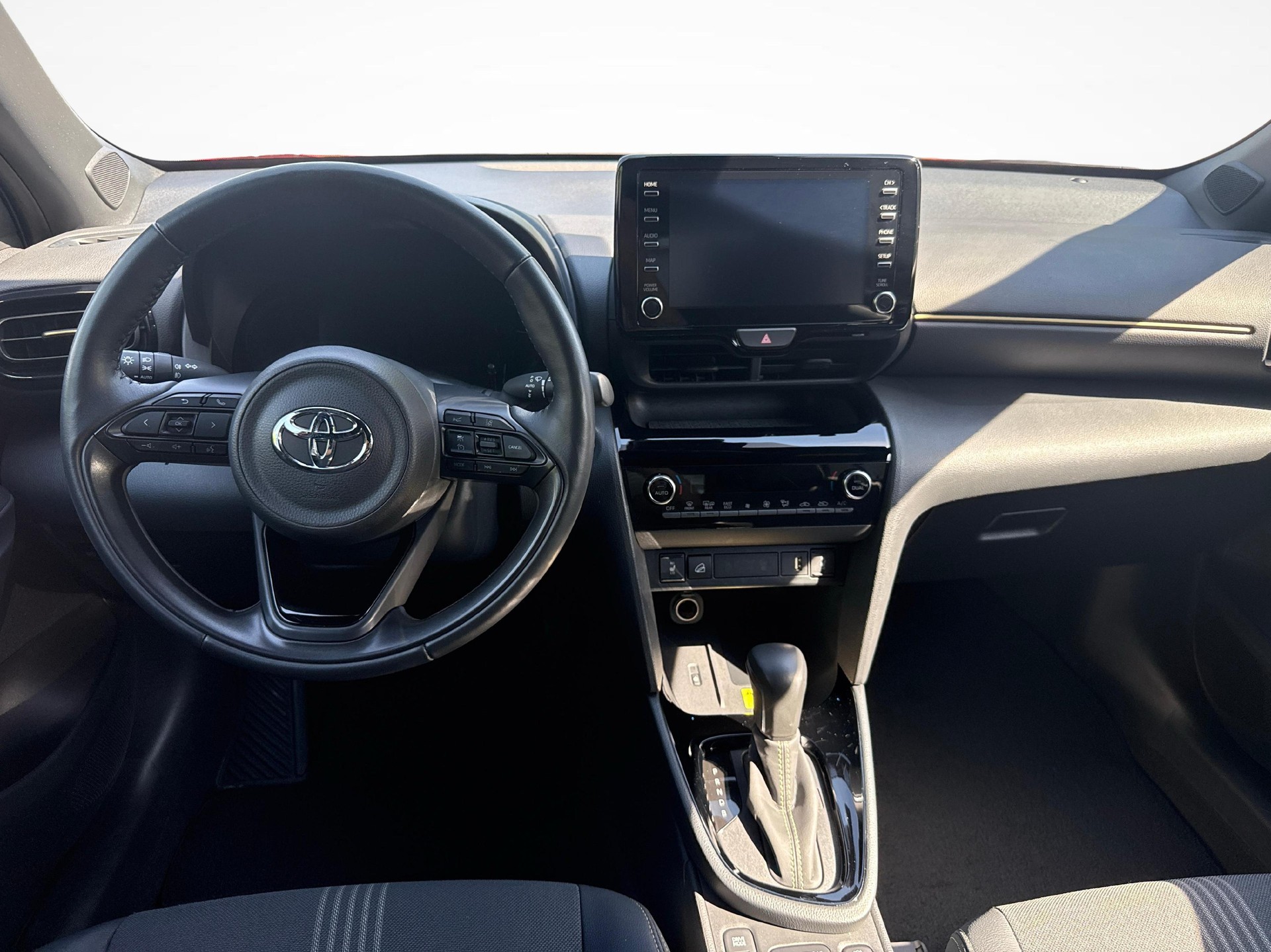 TOYOTA Yaris Cross 1.5 VVT-i HSD Adventure AWD-i-image-8
