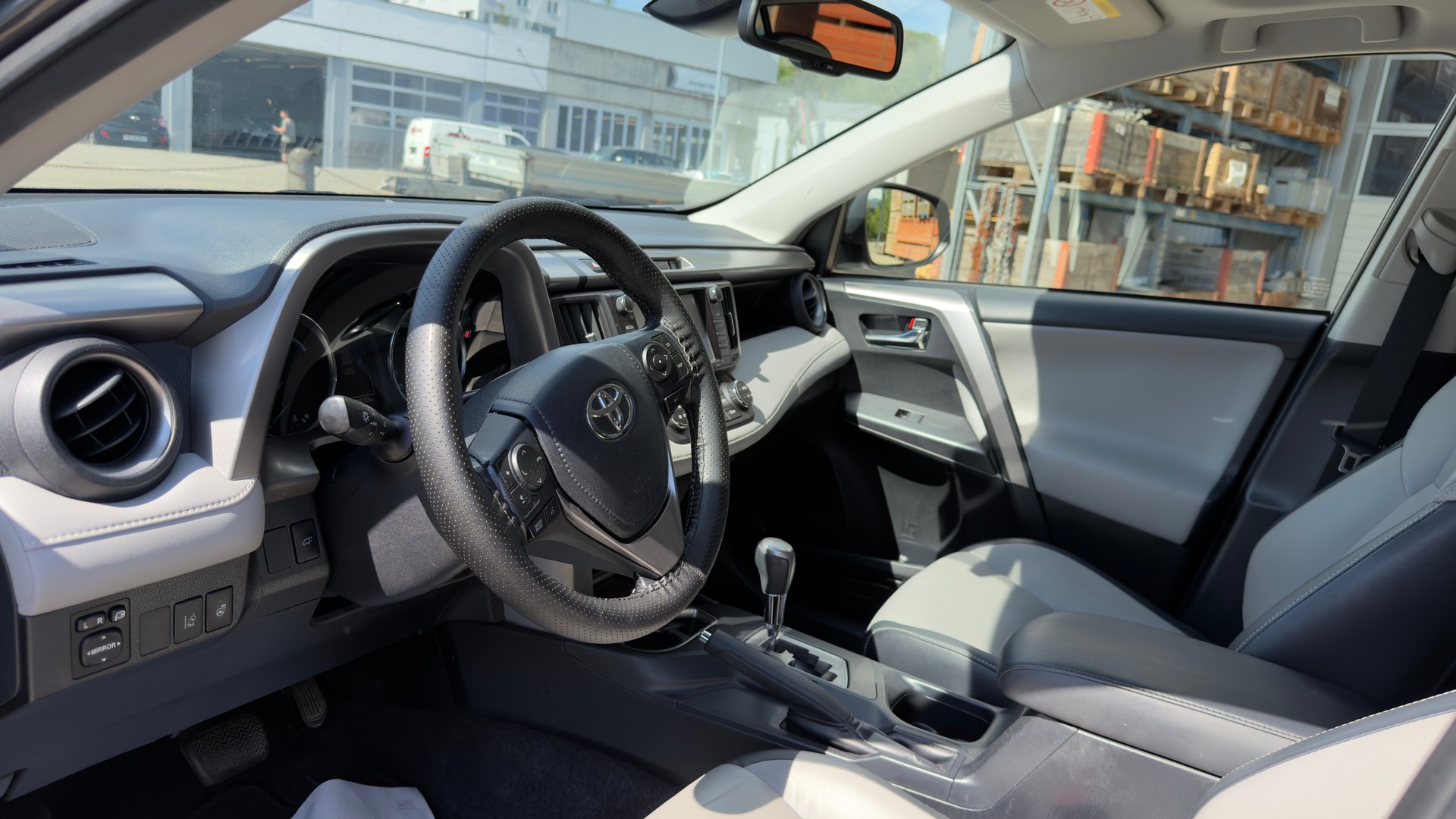 TOYOTA RAV-4 2.5 HSD Trend e-CVT-image-8
