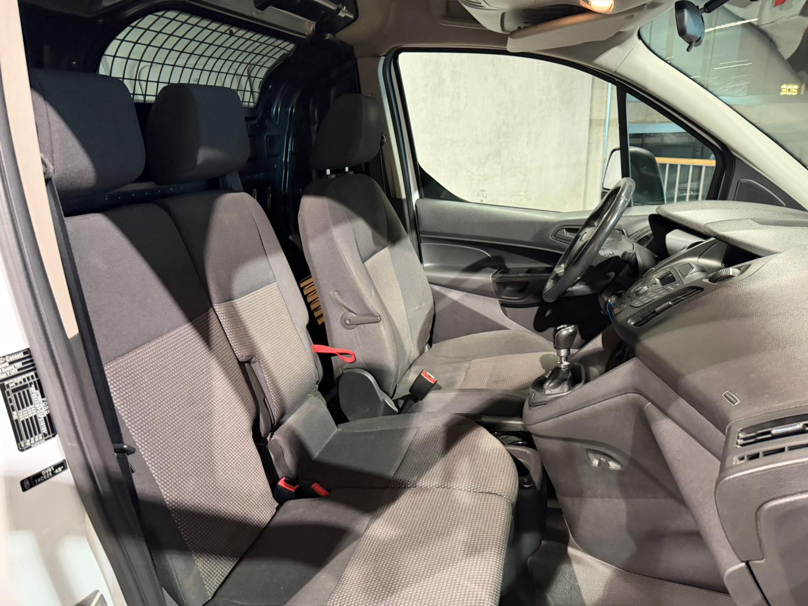 FORD Transit Connect Van T230 1.6 TDCi Ambiente-image-25