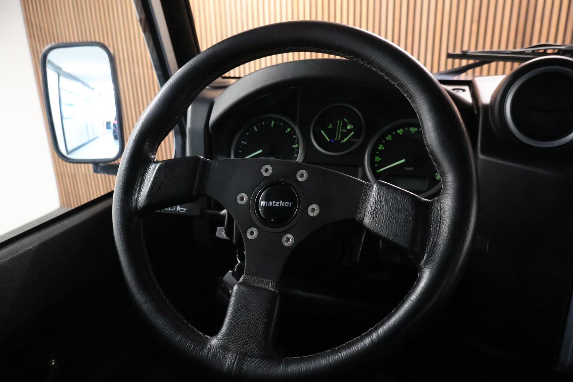 LAND ROVER Defender 90 2.4 Td4 RAW Station Wagon-image-20