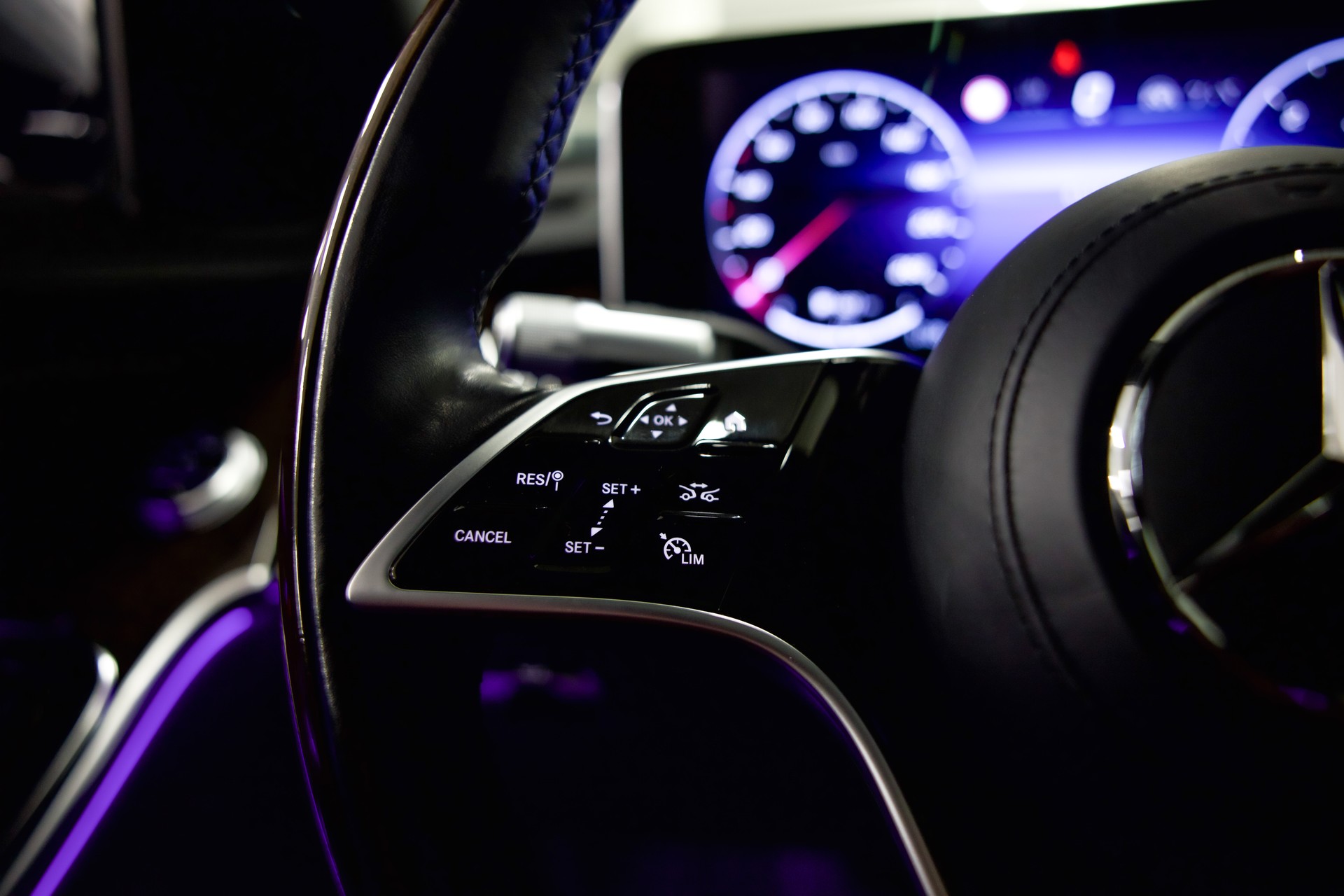 MERCEDES-BENZ S 350 d 4Matic AMG Line 9G-Tronic-image-25