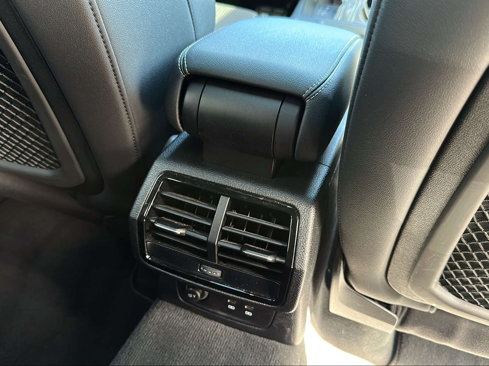 AUDI Q3 Sportback 45 TFSI e S line S-tronic-image-16