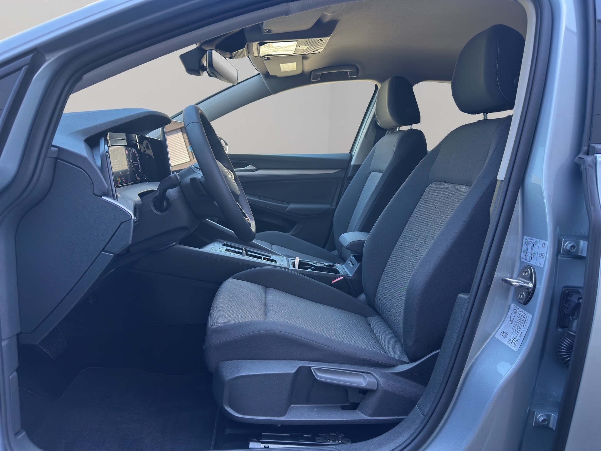 VW Golf 1.5 e TSI mHEV Value DSG-image-8