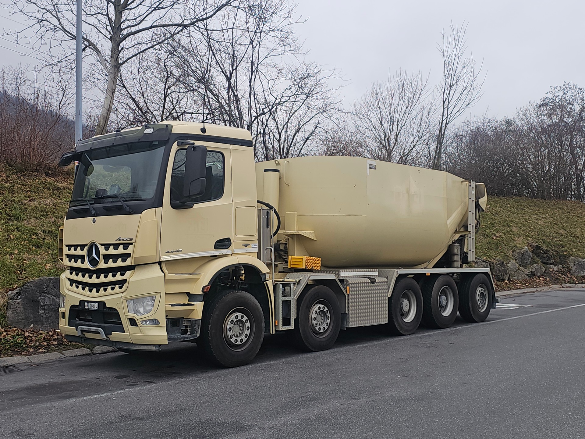 MERCEDES-BENZ 10x4