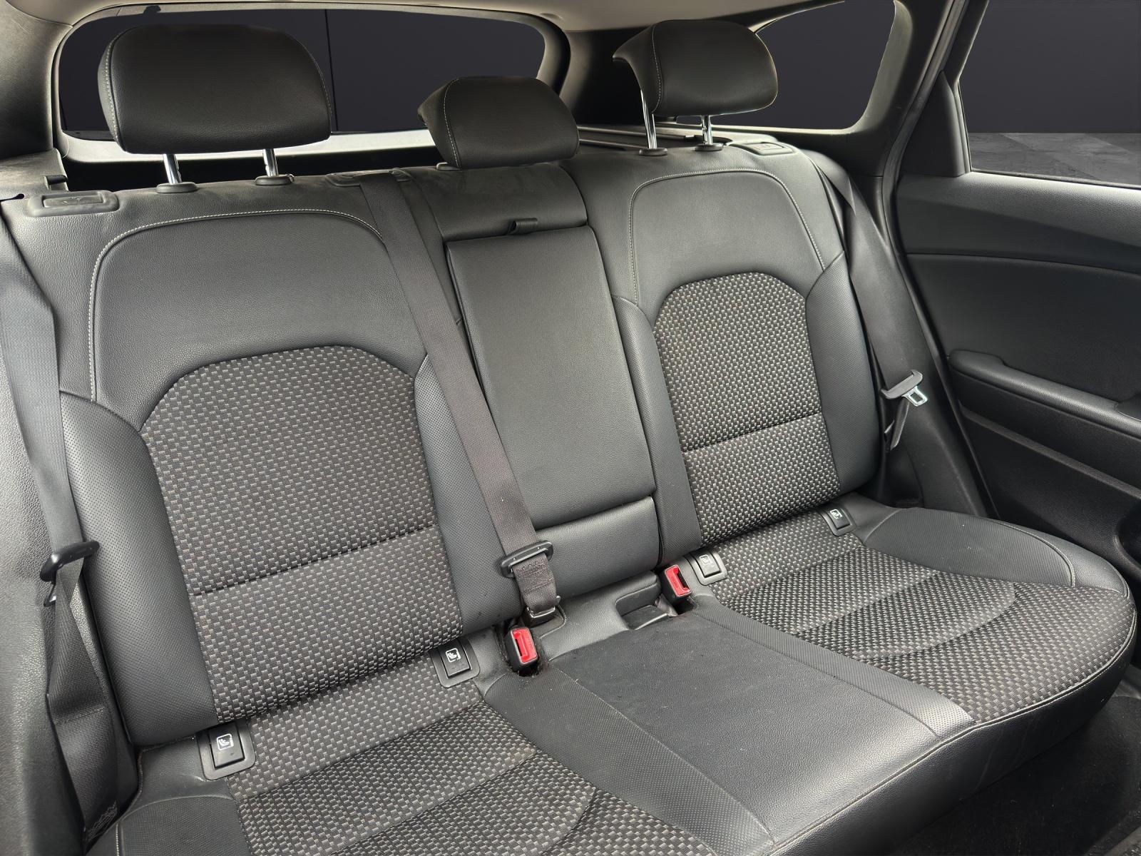 KIA Ceed 1.5 T-GDi Power-image-13
