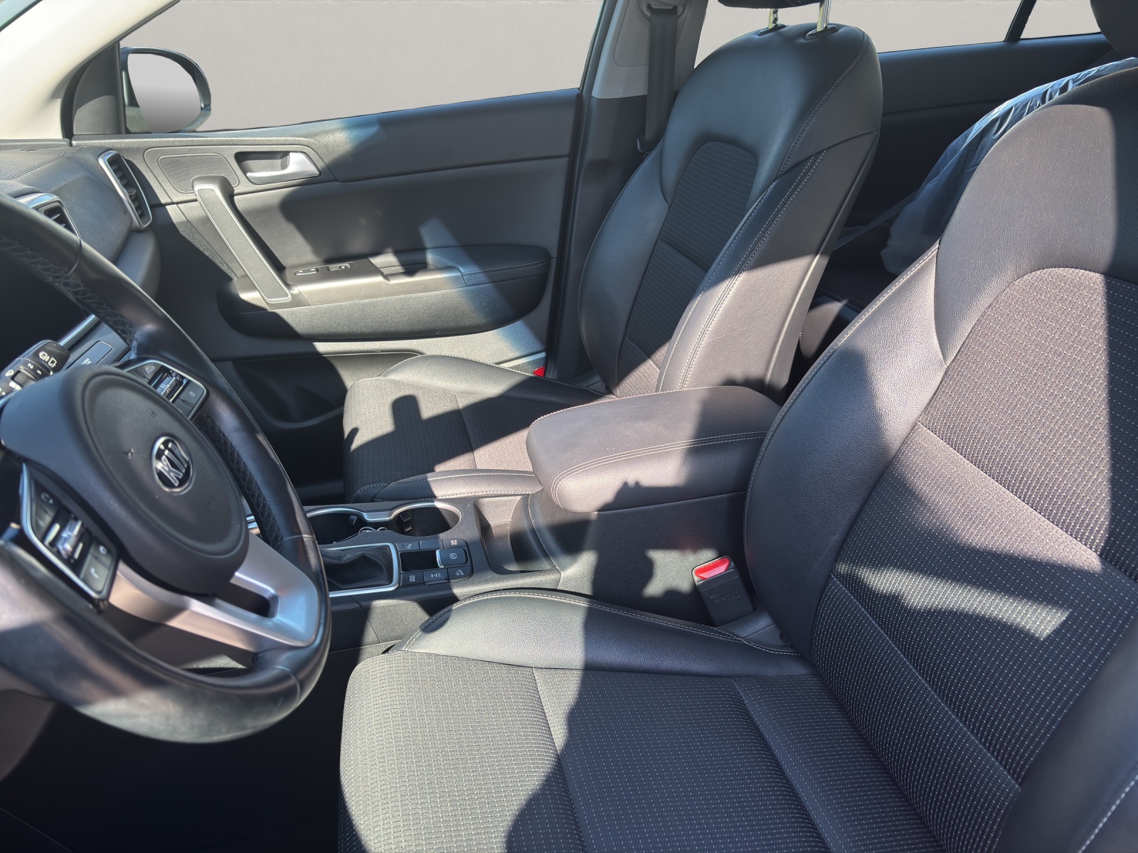 KIA Sportage 1.6 T-GDi Black Edition-image-8