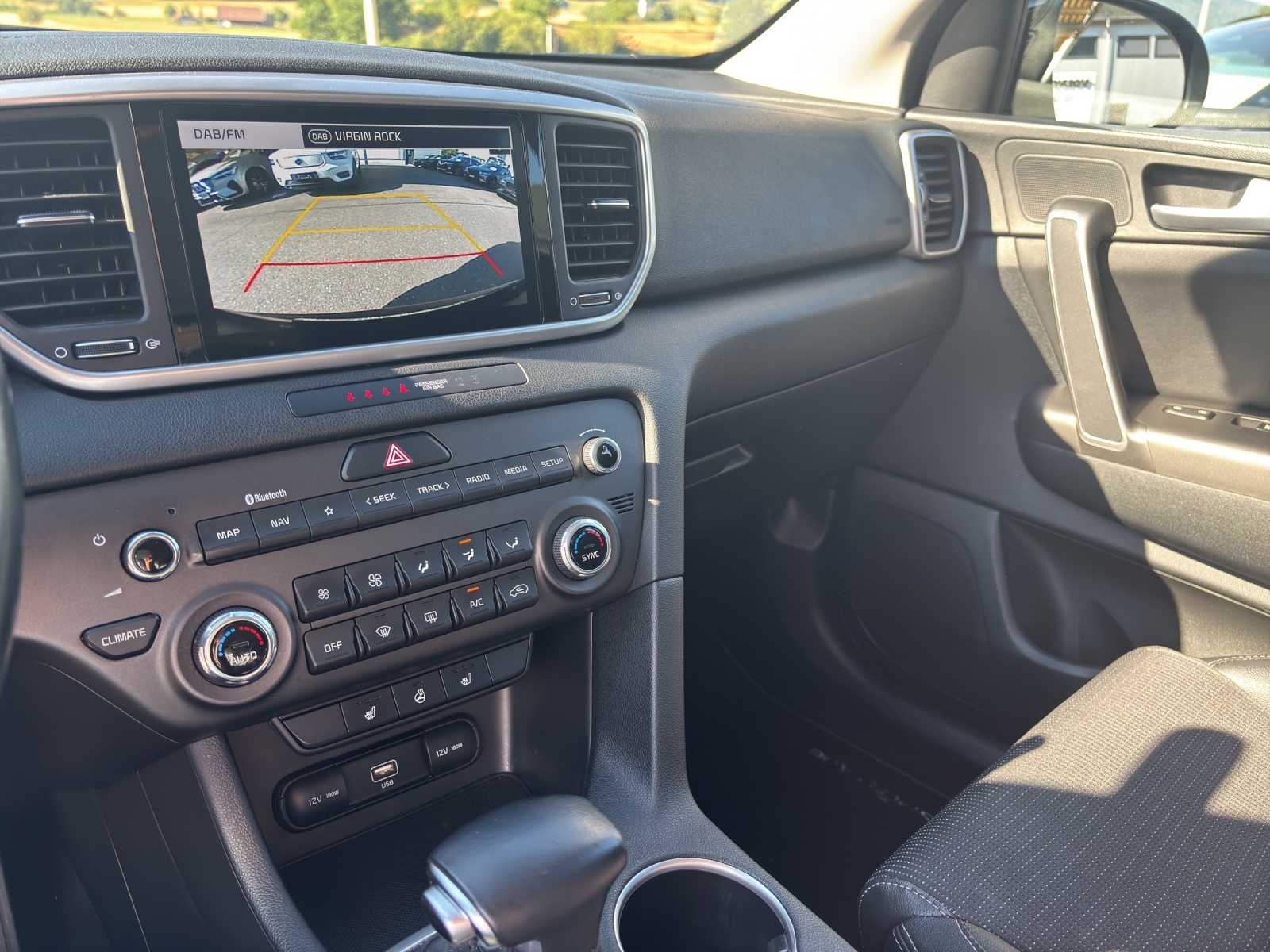 KIA Sportage 1.6 T-GDi Black Edition-image-7