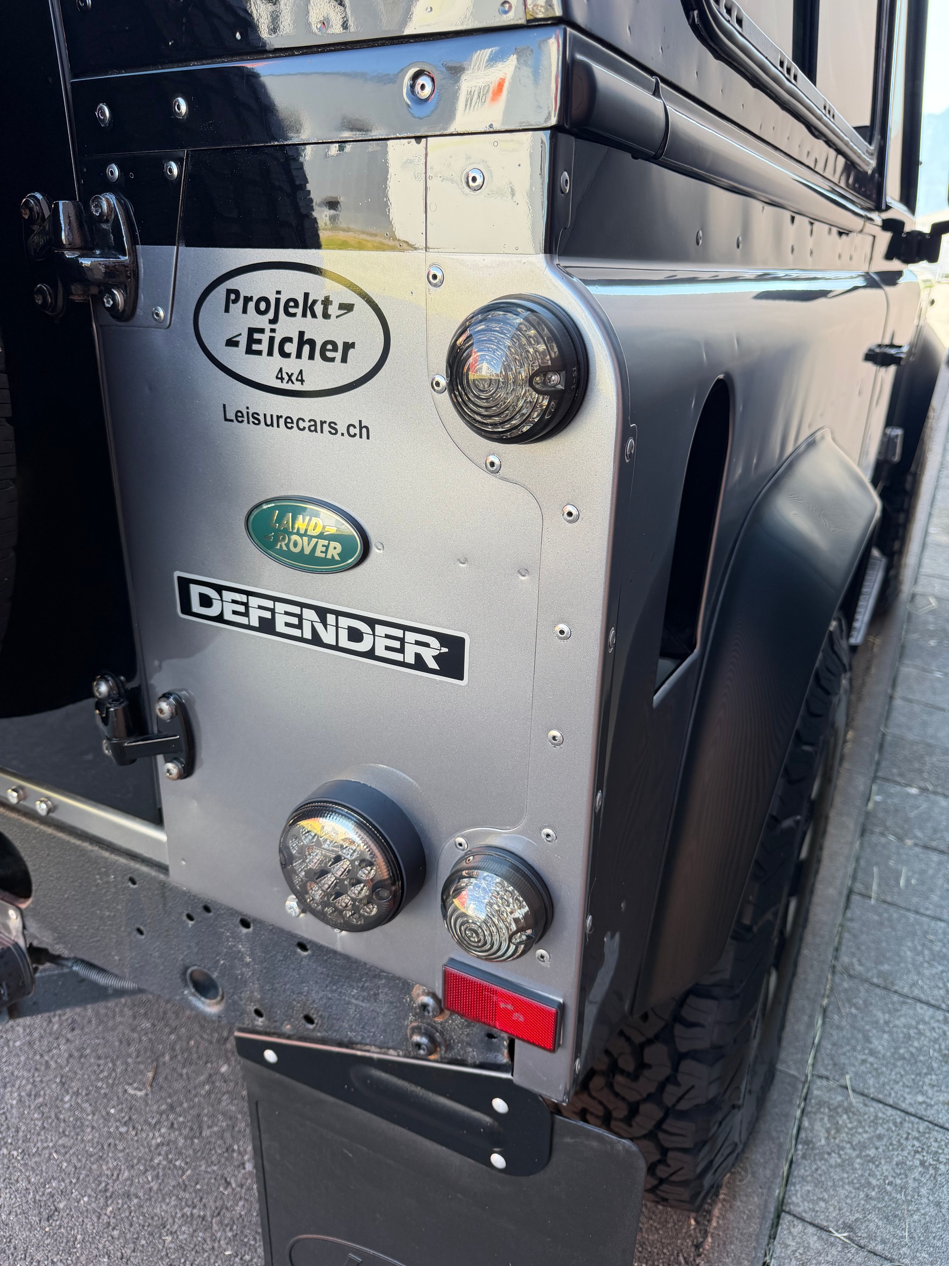 LAND ROVER Defender 90 TD4 *Autobiography*-image-16