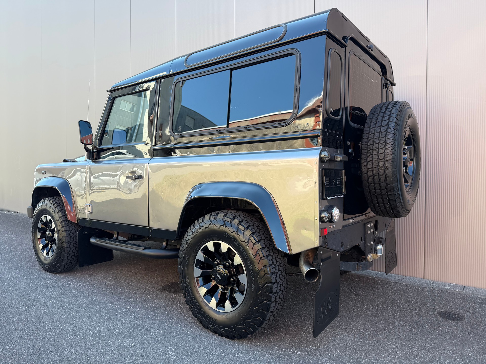 LAND ROVER Defender 90 TD4 *Autobiography*-image-2