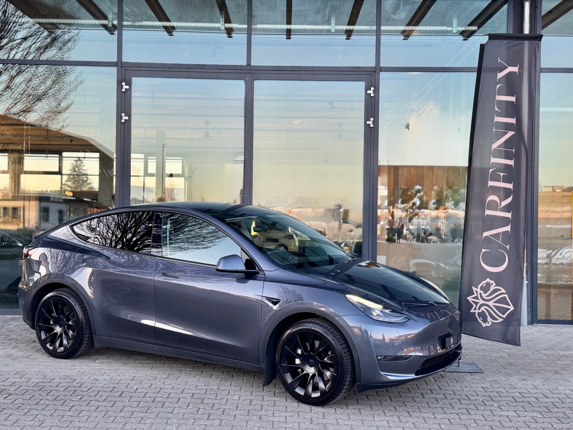 TESLA Model Y Long Range-image-0