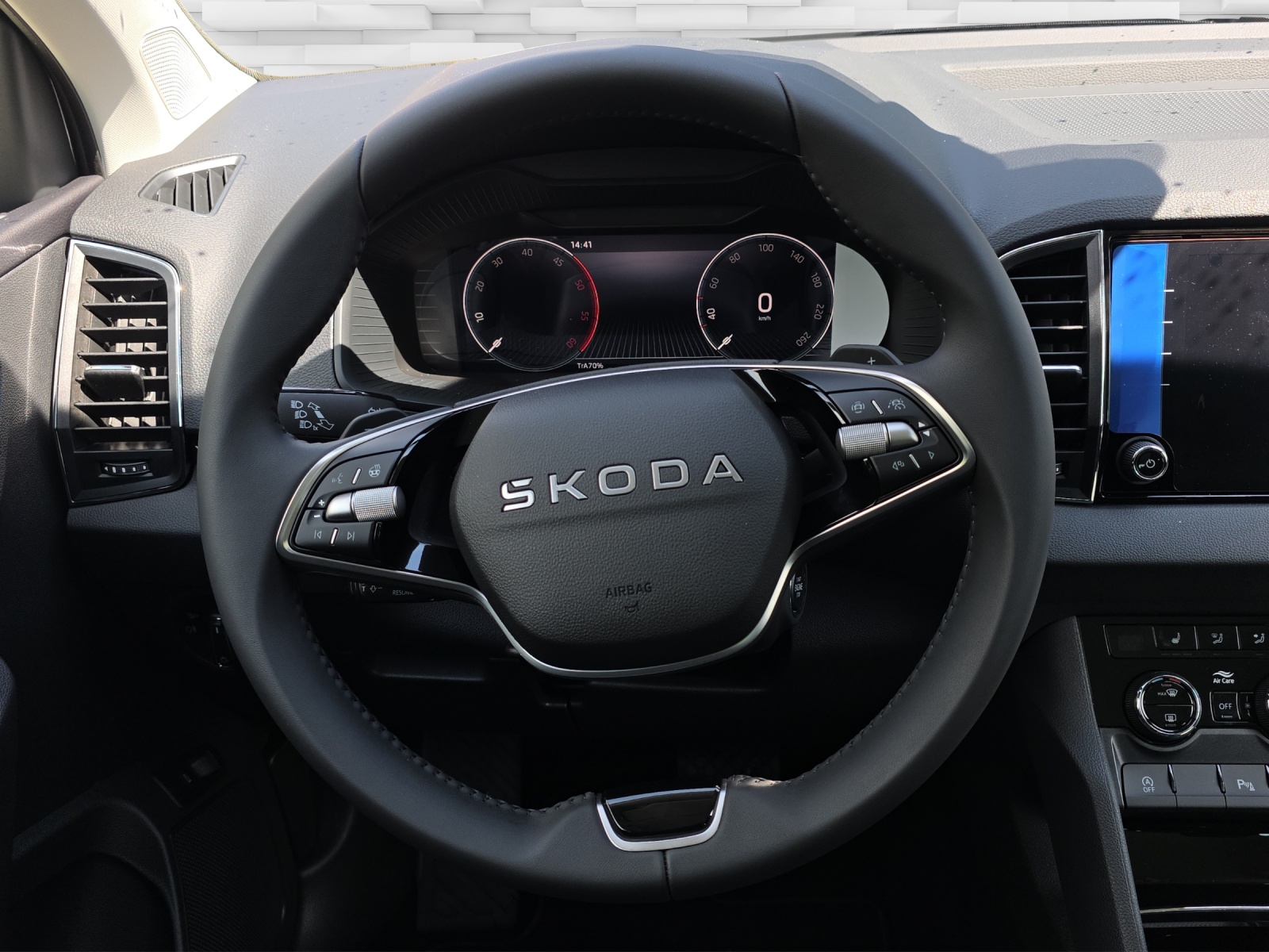 SKODA Karoq 2.0 TDI CR Dynamic 4x4 DSG-image-5