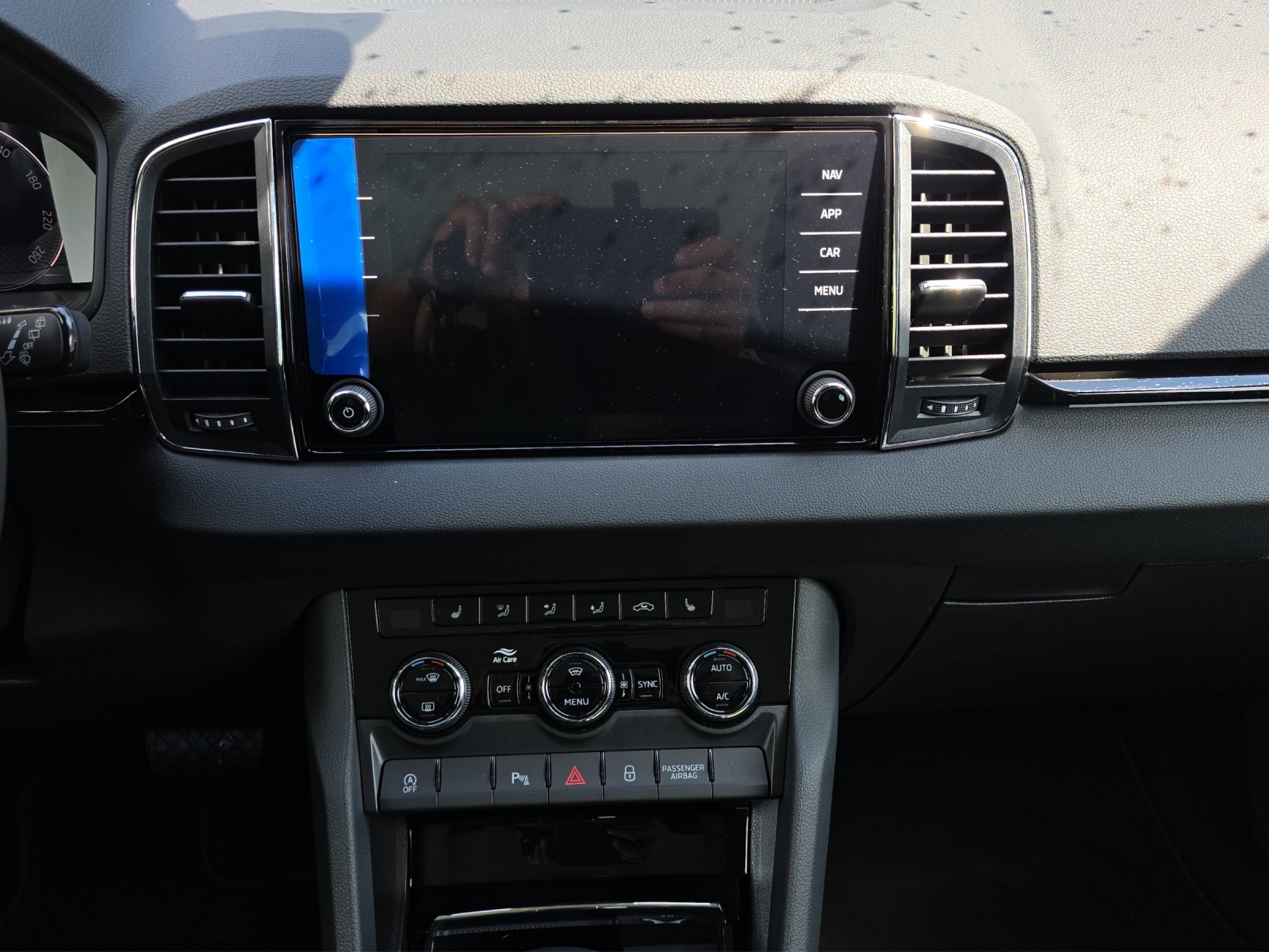 SKODA Karoq 2.0 TDI CR Dynamic 4x4 DSG-image-7
