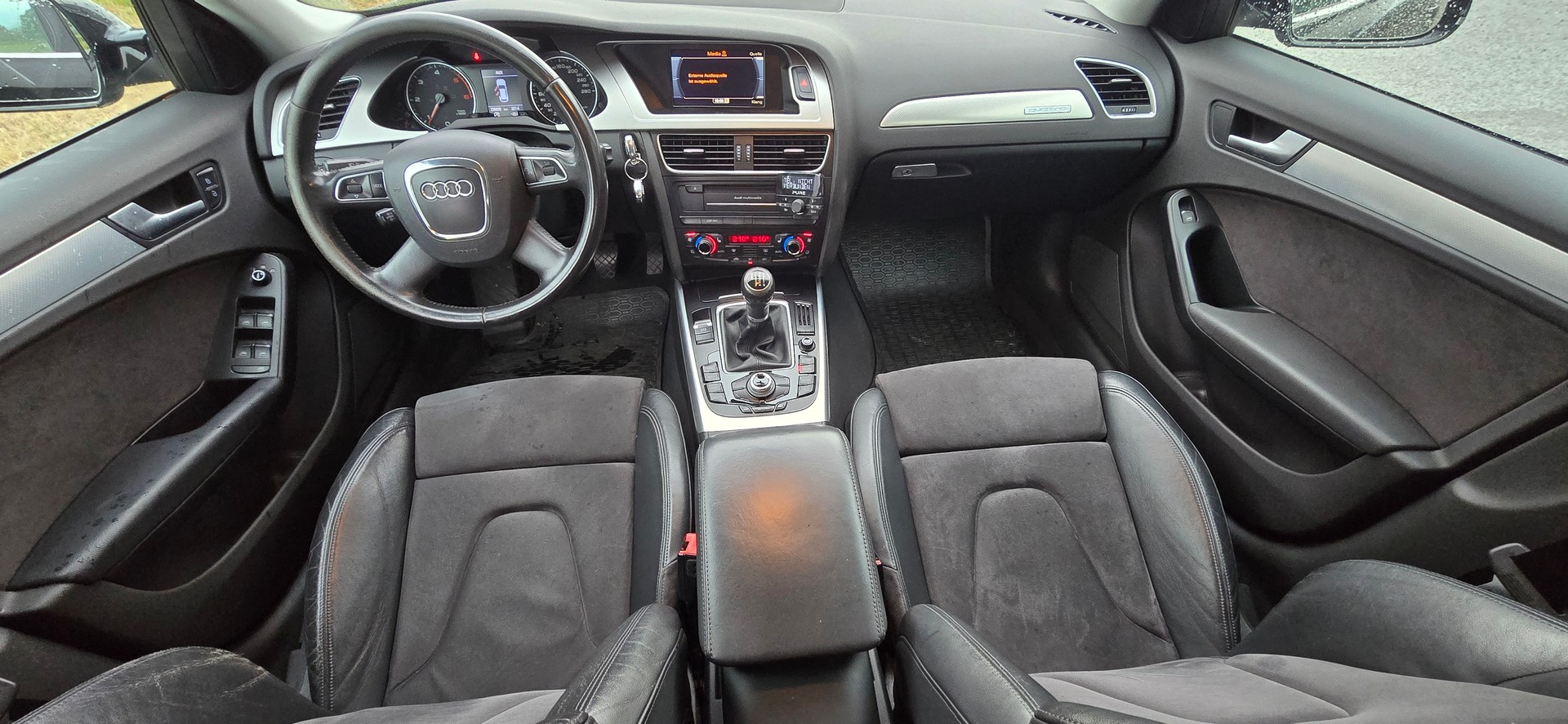 AUDI A4 Avant 2.0 TDI quattro-image-11