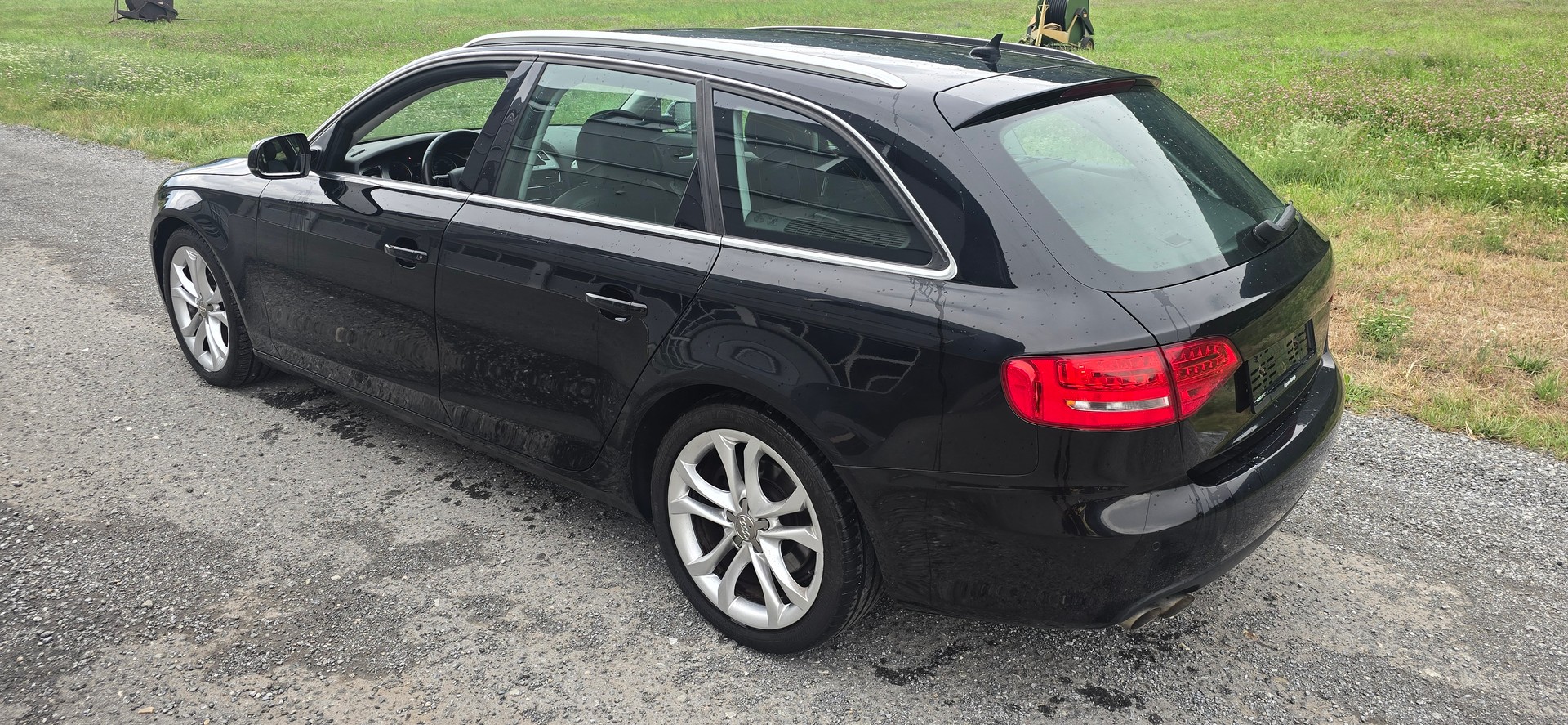 AUDI A4 Avant 2.0 TDI quattro-image-4